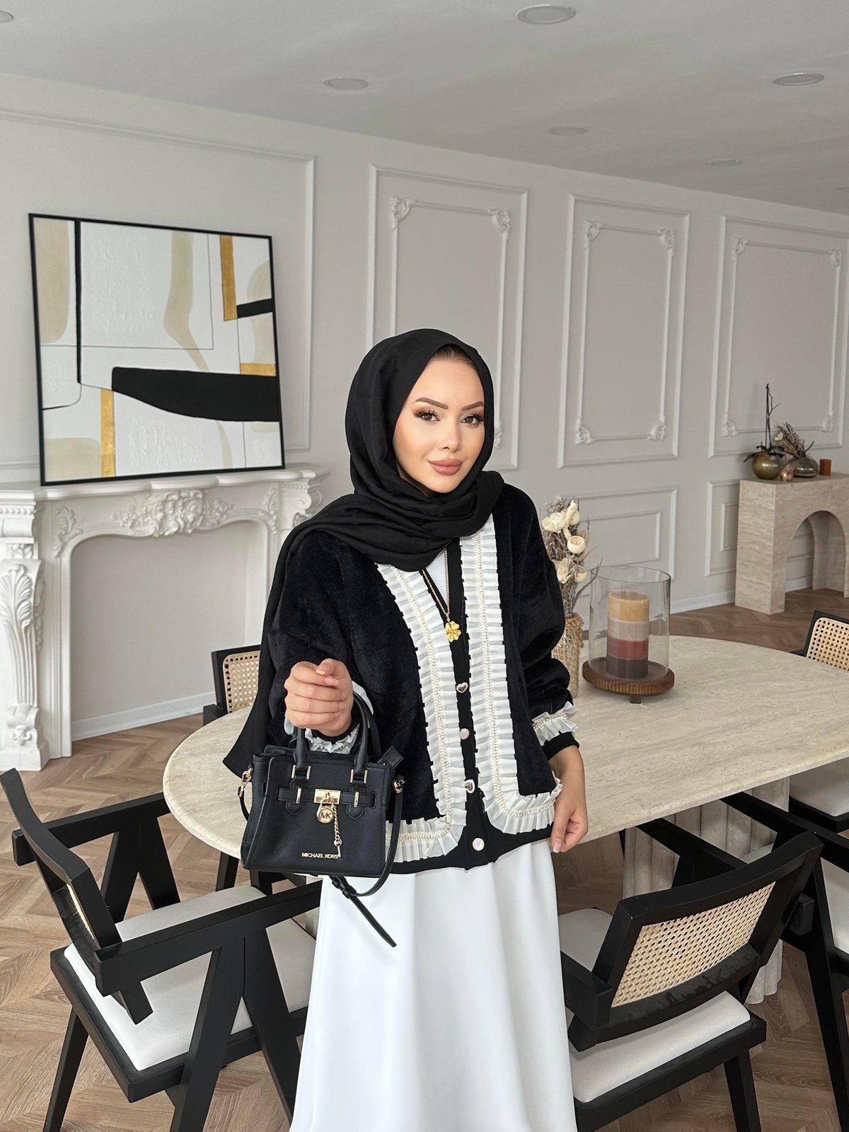 Fırfır Detaylı Peluş Hırka Siyah