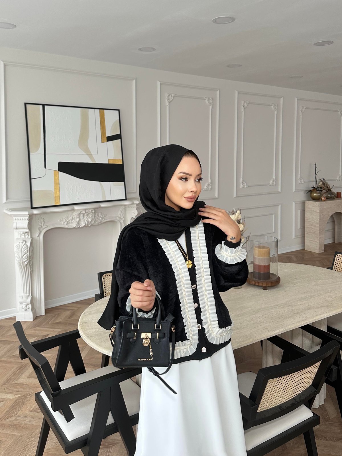 Fırfır Detaylı Peluş Hırka Siyah