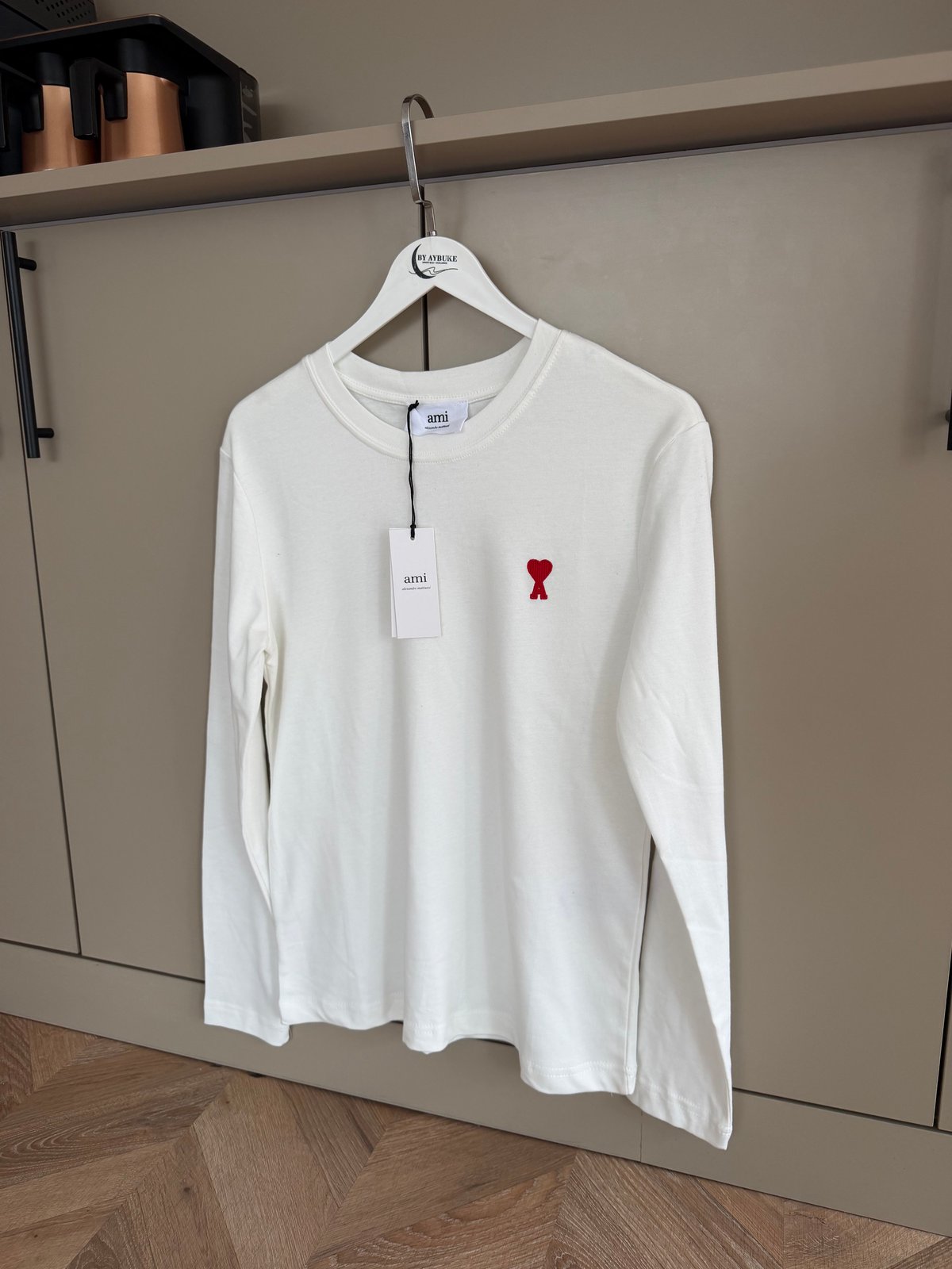 Kalp Detaylı Basic Marka Sweat Beyaz