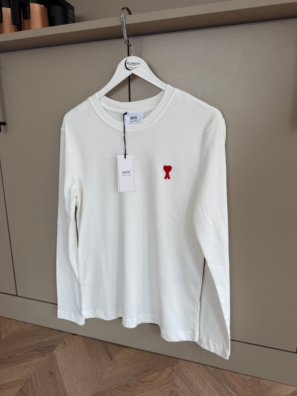 Kalp Detaylı Basic Marka Sweat Beyaz