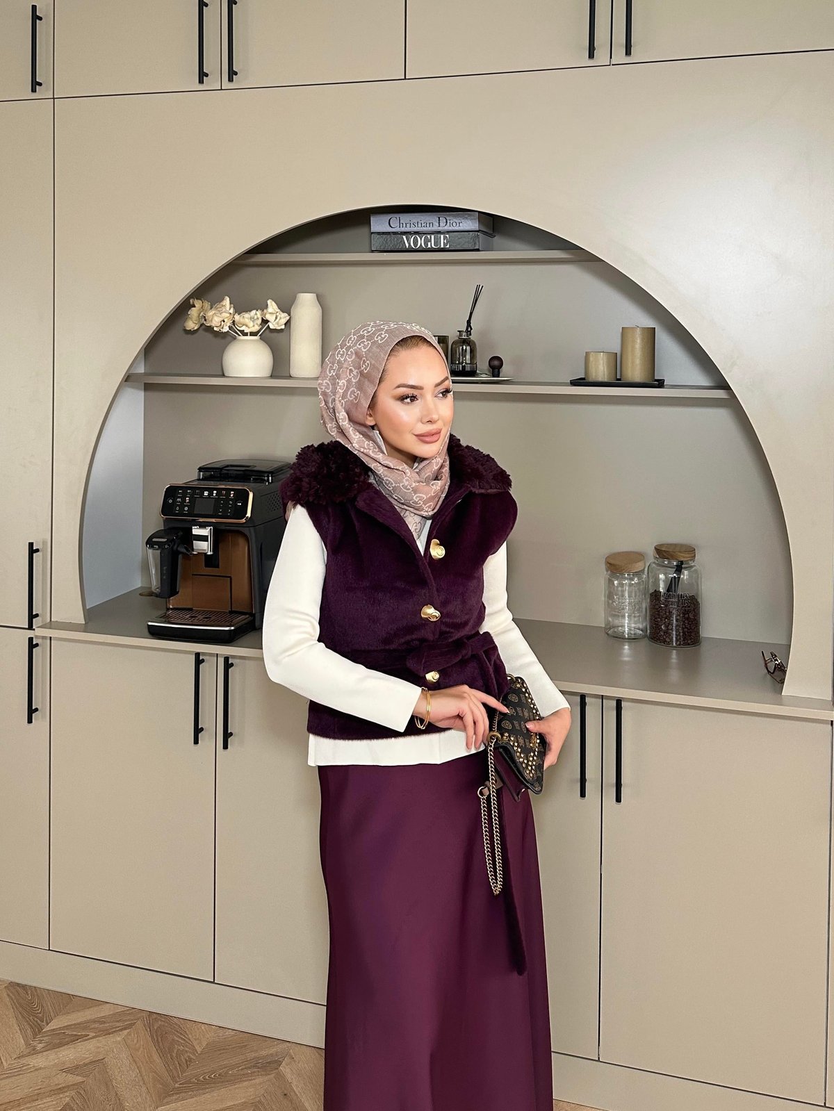 Krista Yakası Kürk Detaylı Angora Yelek Mürdüm
