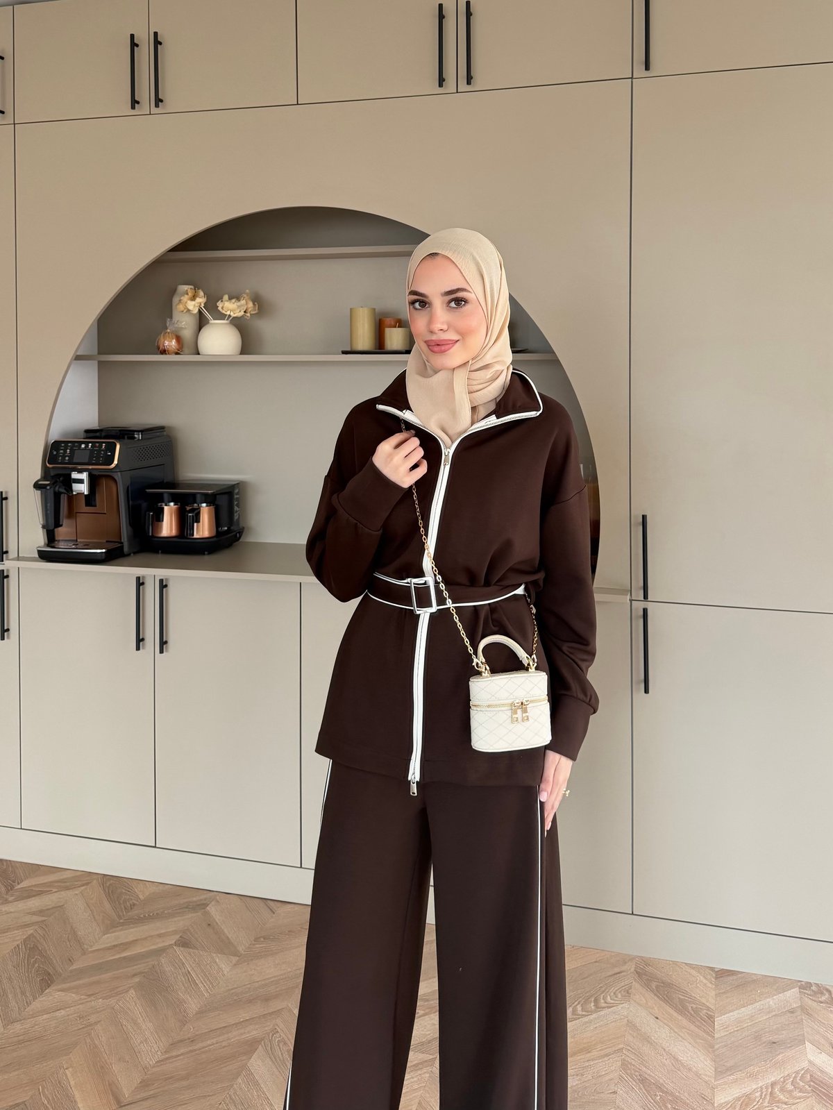 Kuvars Çizgi Detaylı Oysh Pantolonlu Takım Kahve (6400)