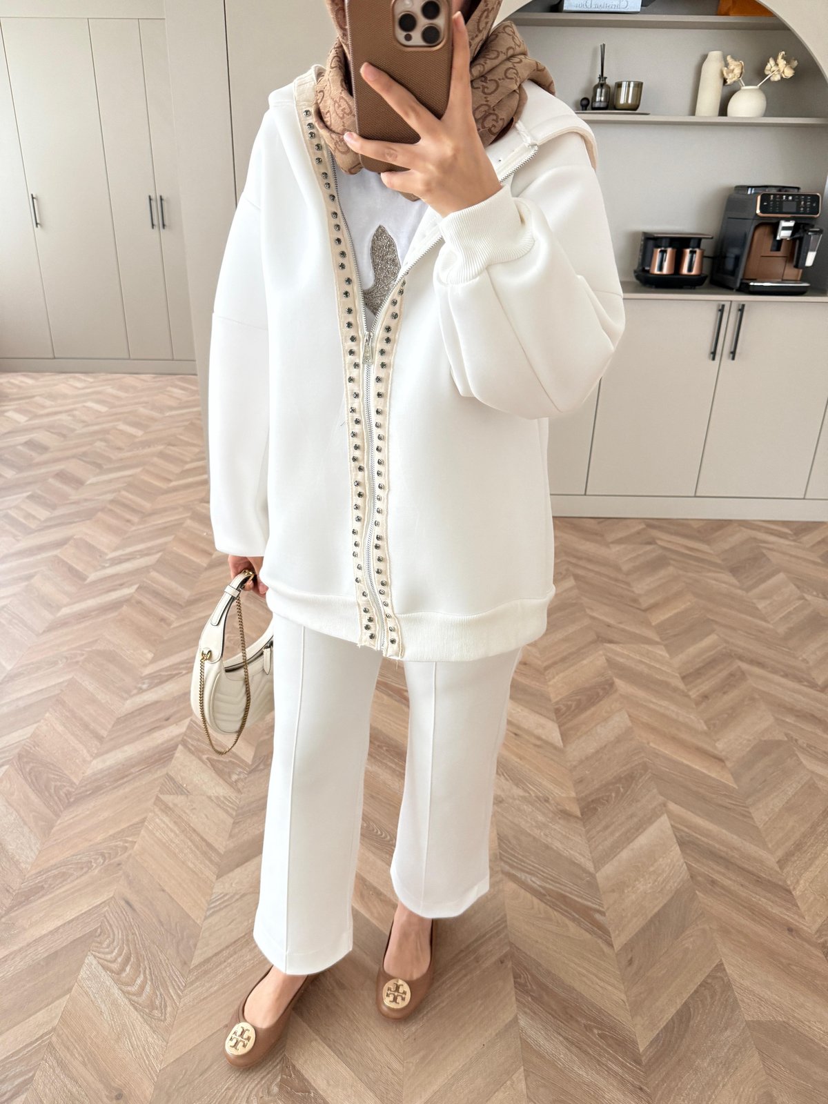 Maddo Taşlı Puf Hırka Beyaz