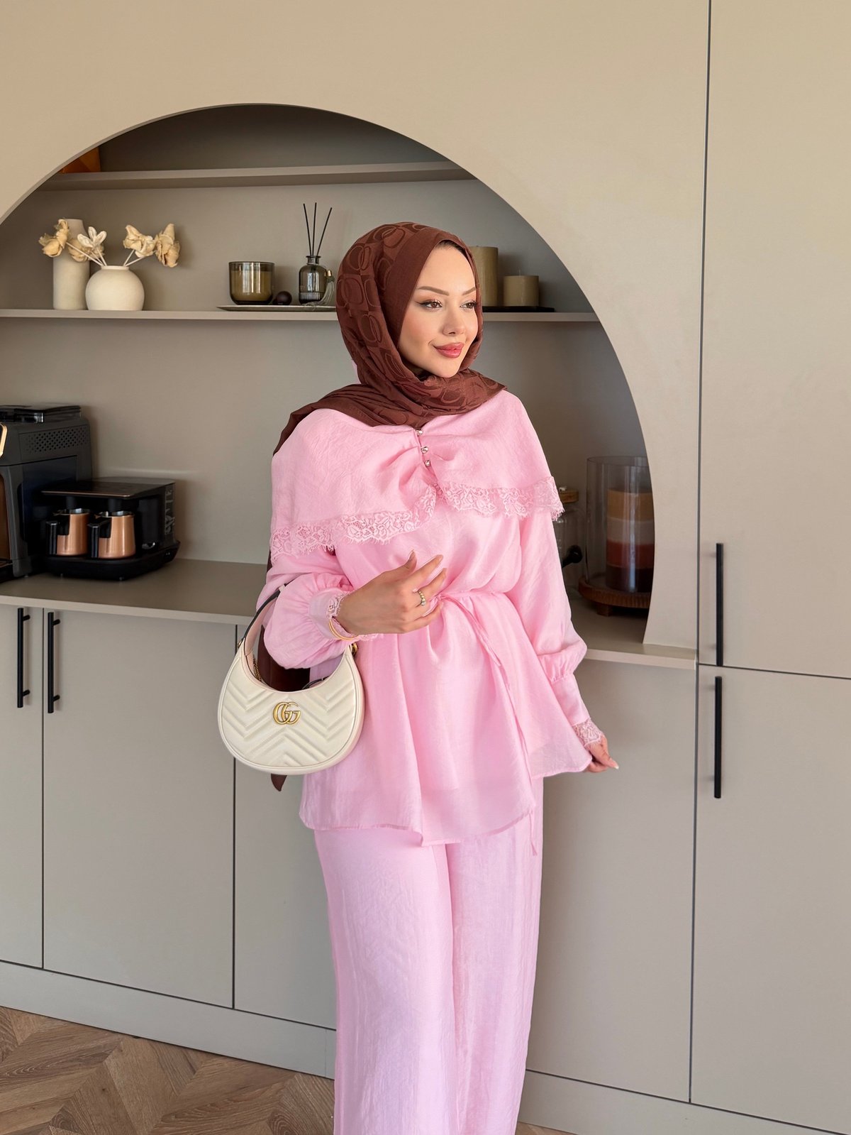 Vea Dantel Detaylı Pelerinli Pantolonlu Takım Pembe (8141)