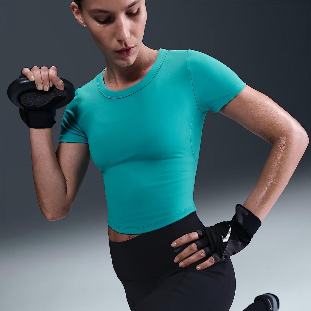 Nike Dri-FIT Kısa Kollu Crop T-Shirt - Camgöbeği