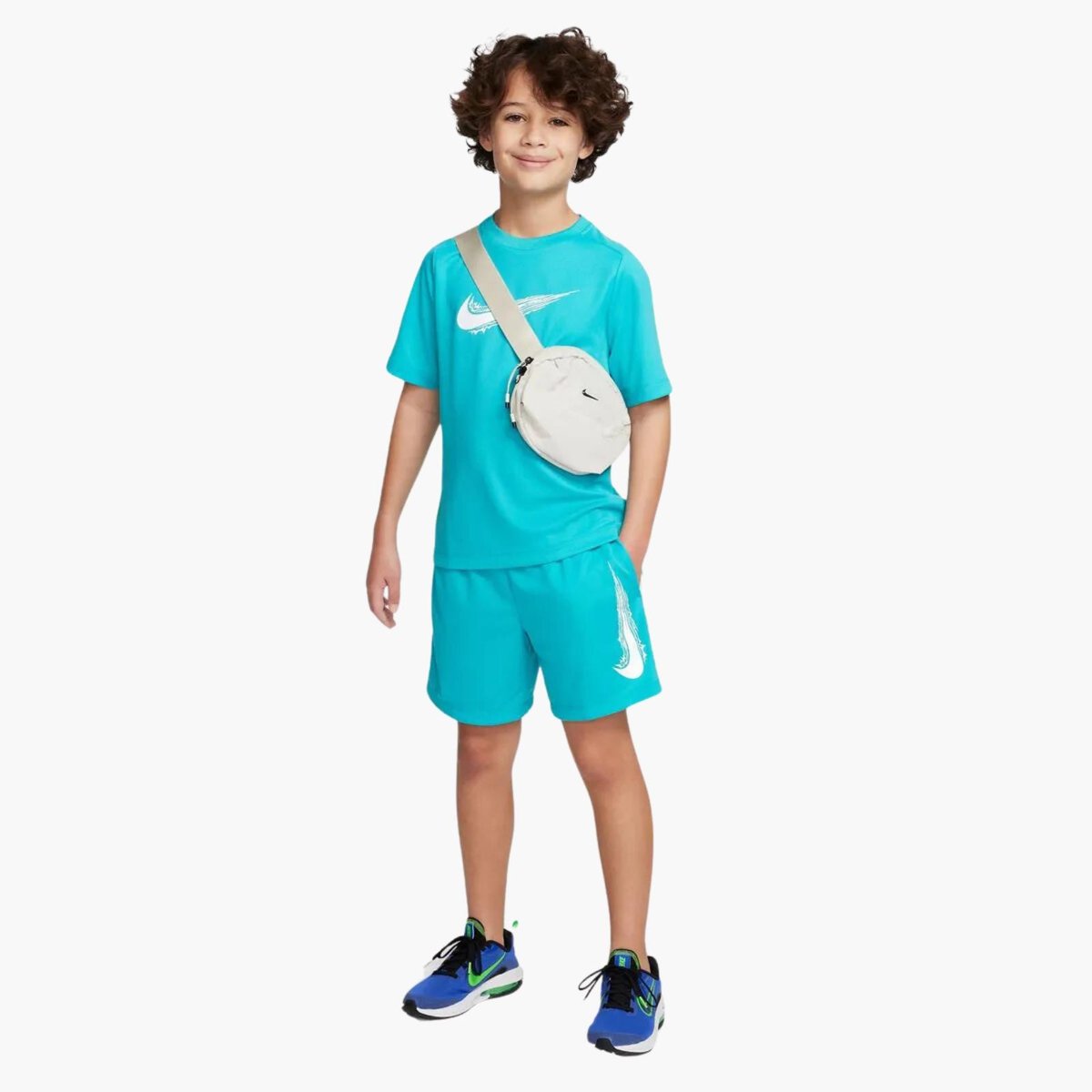 Nike Multi Dri-FIT Genç Çocuk Şortu - Camgöbeği