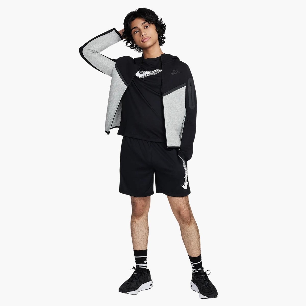 Nike Multi Dri-FIT Genç Çocuk T-Shirt - Siyah