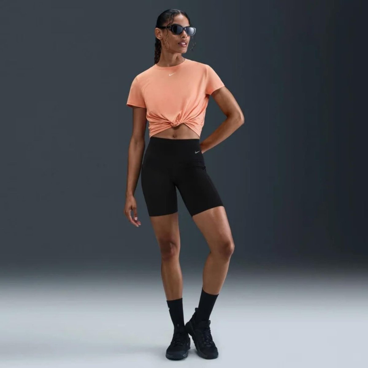 Nike One Classic Dri-FIT Düğüm Detaylı Crop T-Shirt - Somon