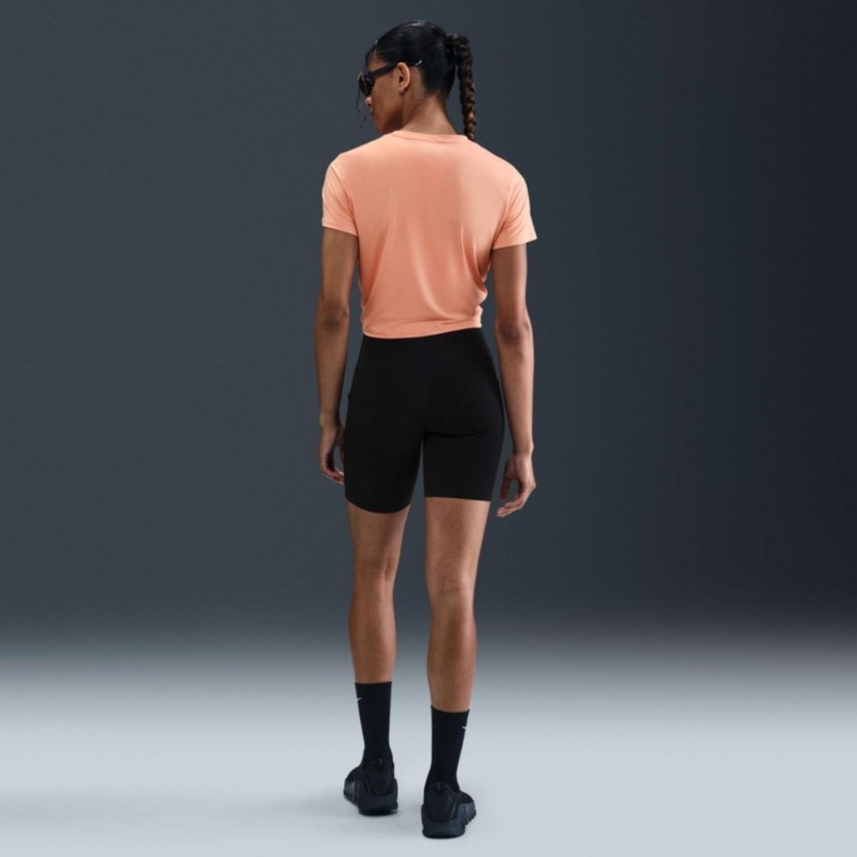 Nike One Classic Dri-FIT Düğüm Detaylı Crop T-Shirt - Somon