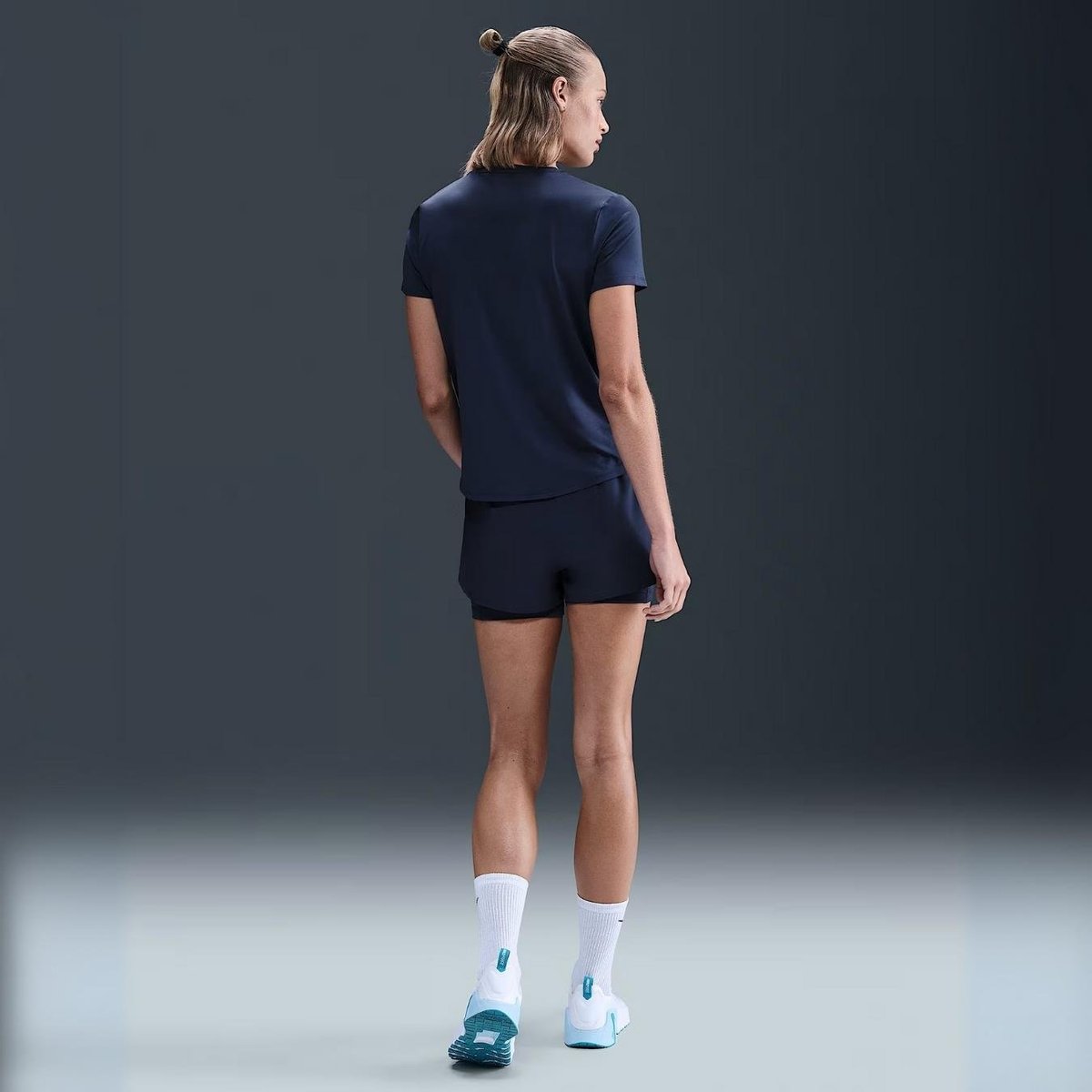 Nike One Dri-FIT Yüksek Bel 8 cm 2si 1 Arada Şort -Lacivert