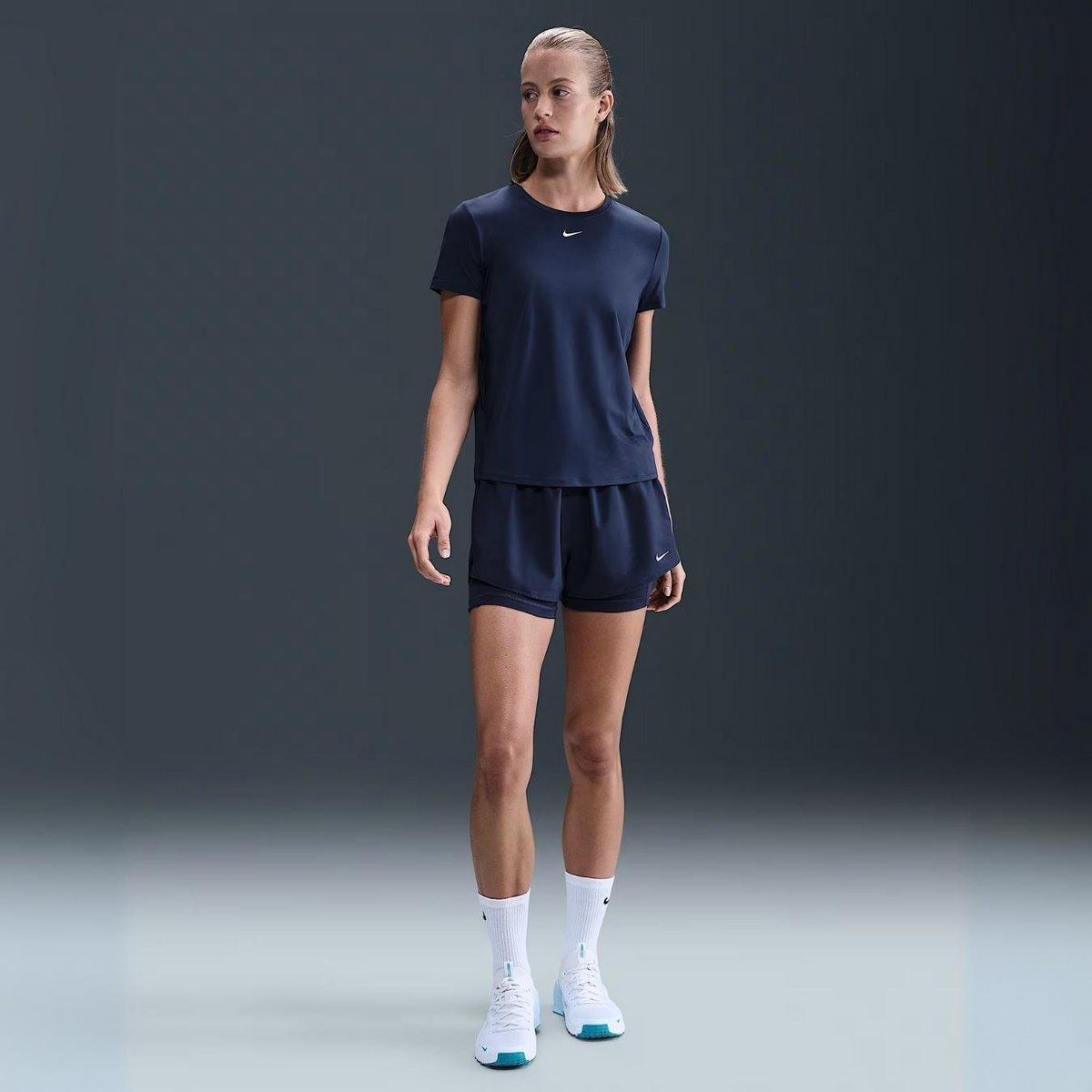 Nike One Dri-FIT Yüksek Bel 8 cm 2si 1 Arada Şort -Lacivert