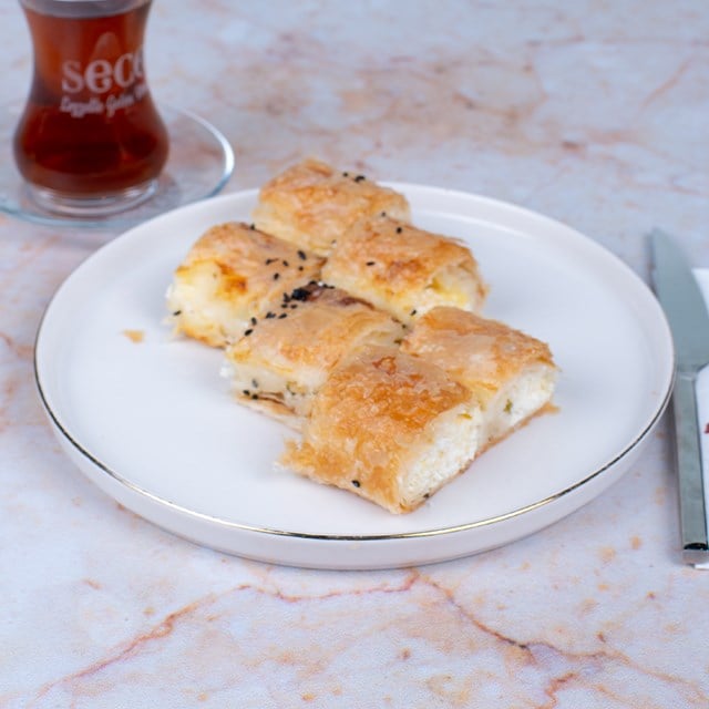 Secen Peynirli Kol Böreği (Kg)