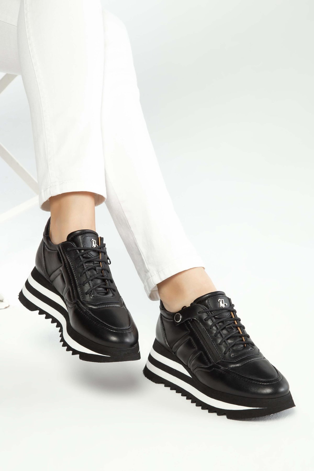Tamer Tanca Kadın Hakiki Deri Siyah Deri Sneakers & Spor Ayakkabı