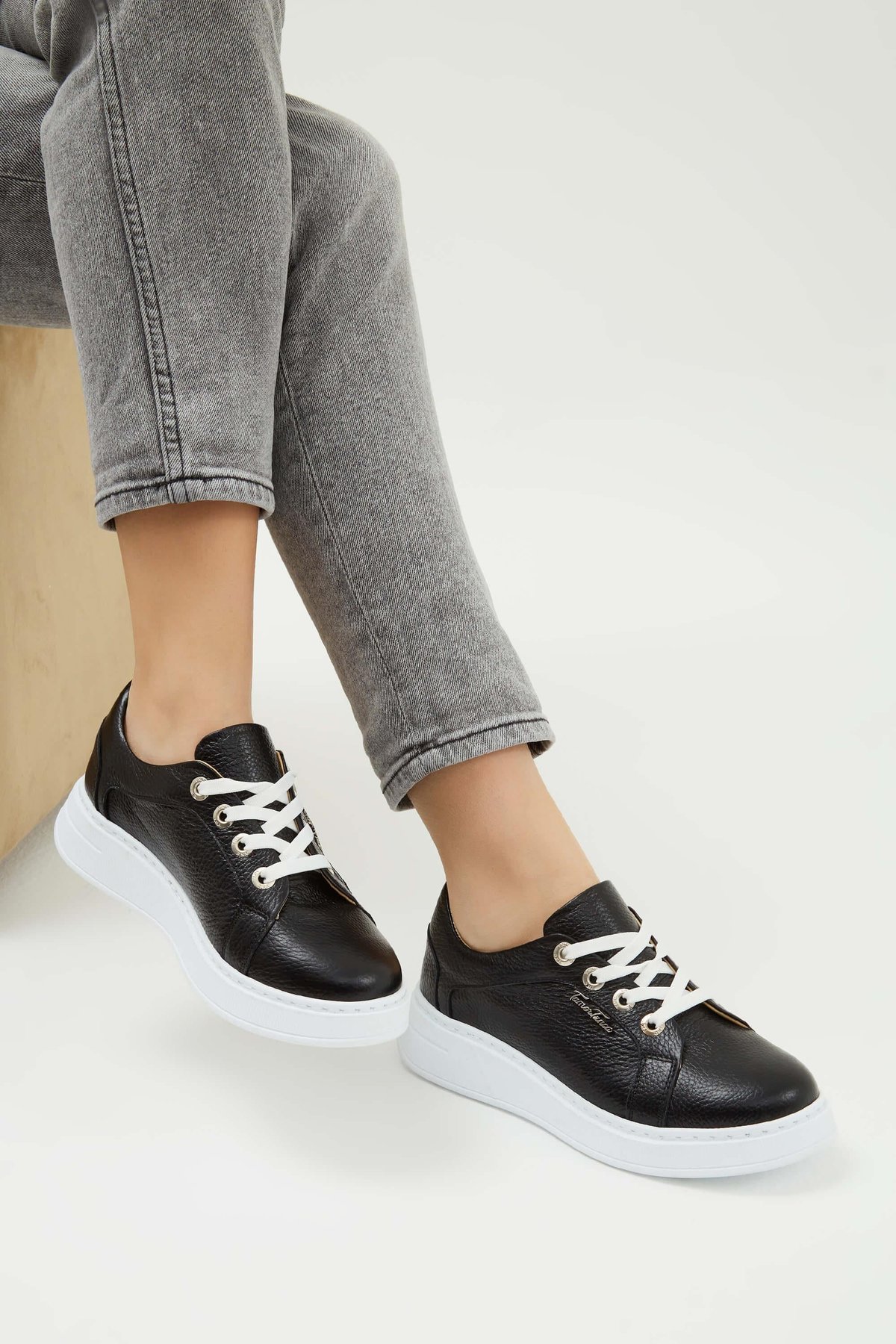 Tamer Tanca Kadın Hakiki Deri Siyah Floter Sneakers & Spor Ayakkabı