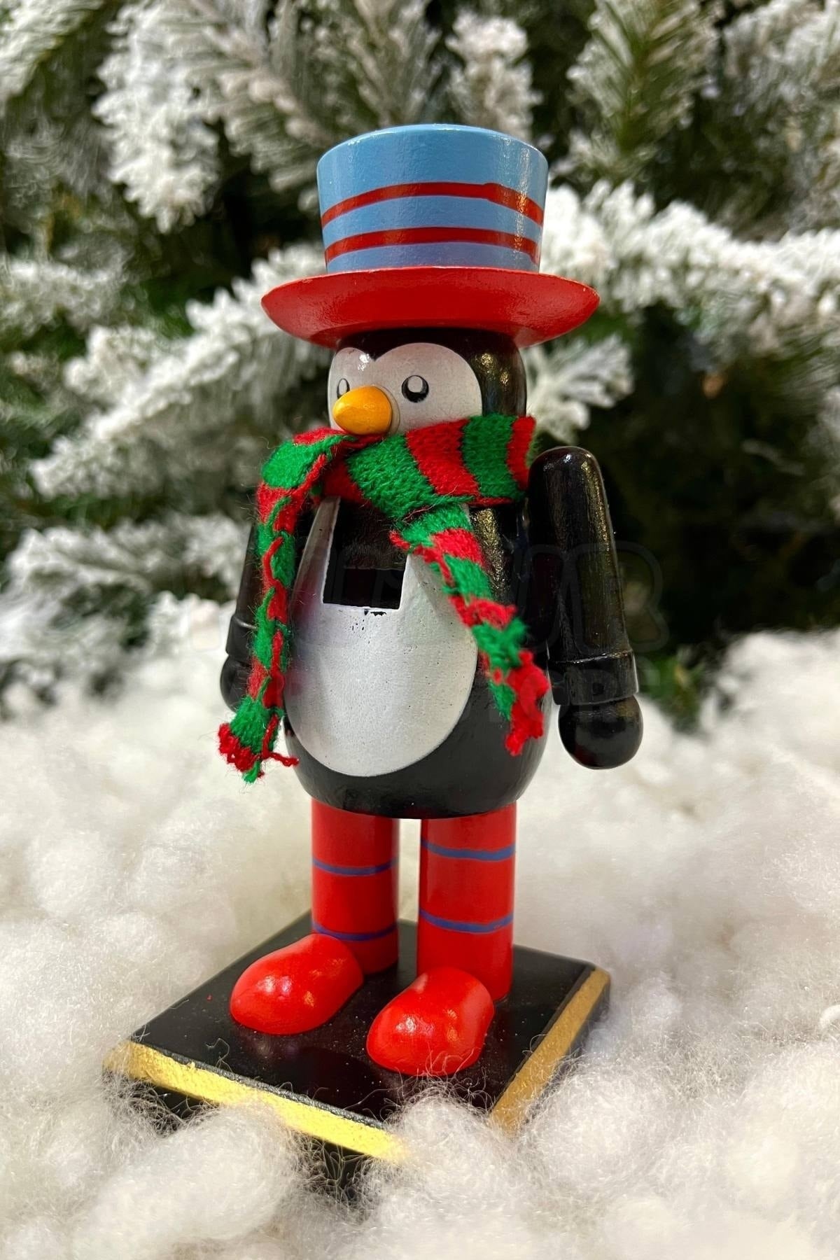 16 Cm Penguen Fındıkkıran Şapka Peluş Atkı Detaylı Kış Temalı Nutcracker Yılbaşı Yeni Yıl Dekoru