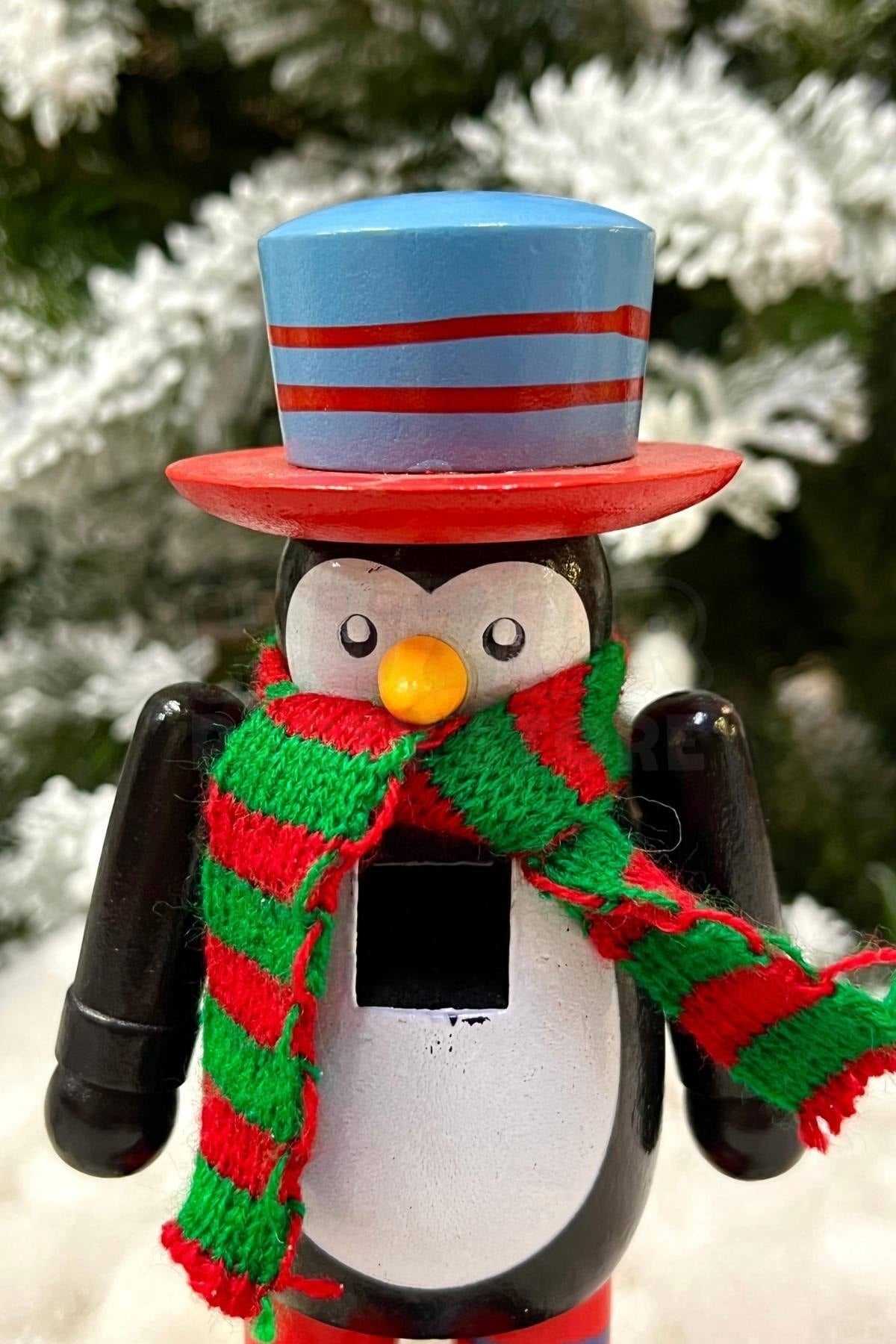 16 Cm Penguen Fındıkkıran Şapka Peluş Atkı Detaylı Kış Temalı Nutcracker Yılbaşı Yeni Yıl Dekoru