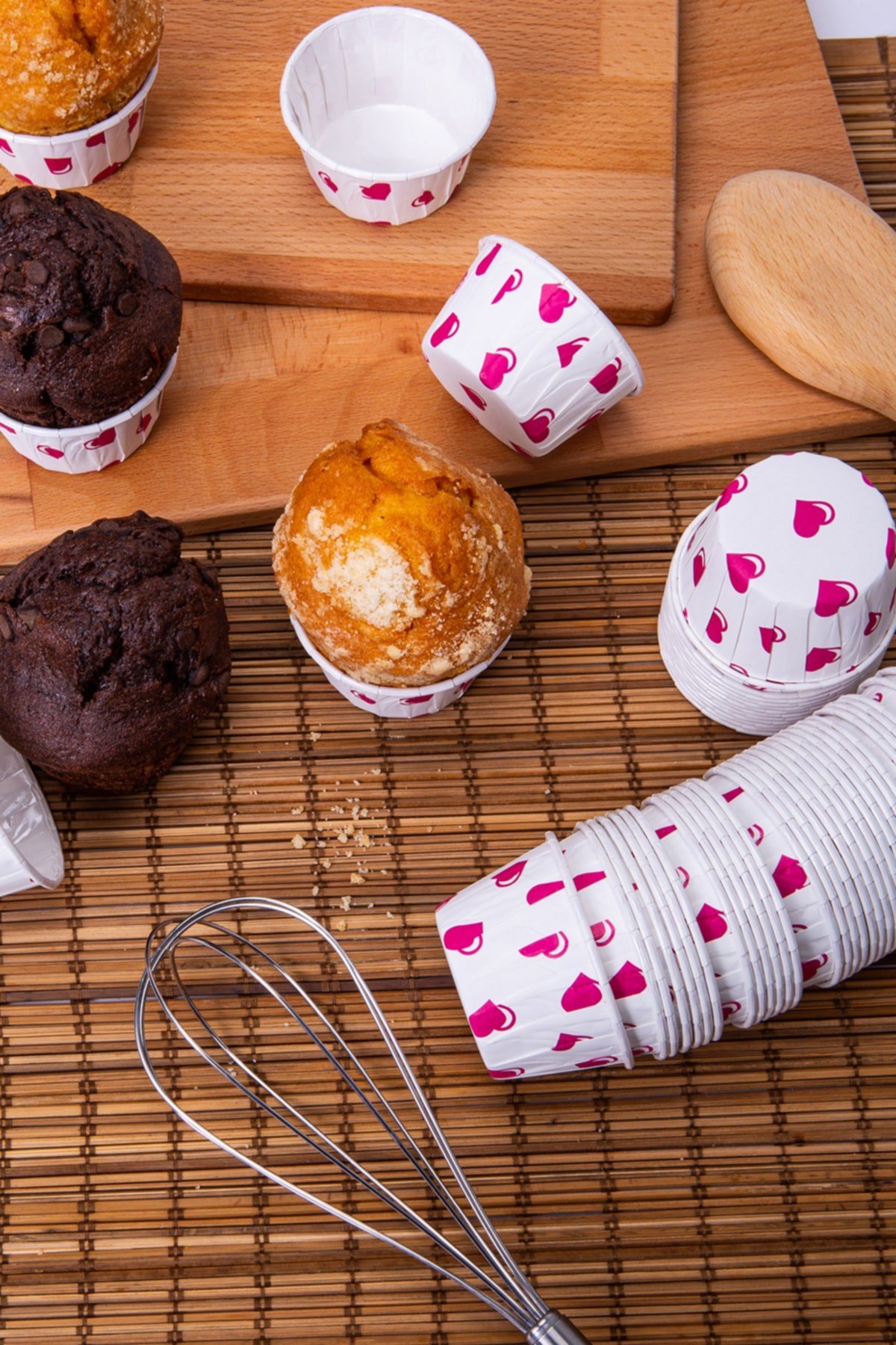 Beyaz 50li Kek Kalıbı Pembe Kalp Baskılı Fırında Dağılmayan 7x3.5 cm Muffin Cupcake Stand Kapsül