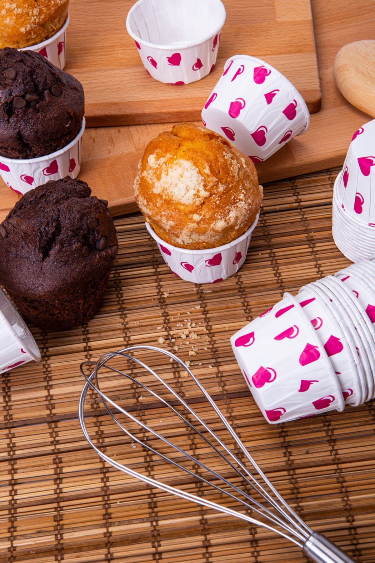 Beyaz 50li Kek Kalıbı Pembe Kalp Baskılı Fırında Dağılmayan 7x3.5 cm Muffin Cupcake Stand Kapsül