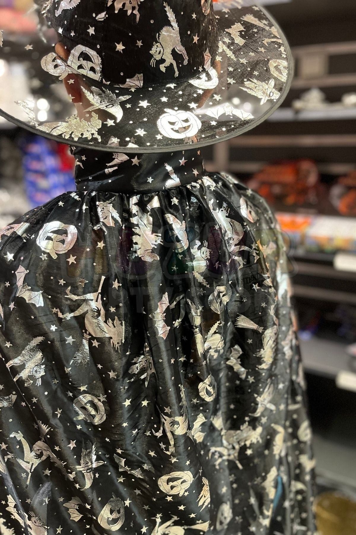 Cadılar Bayramı Pelerin Şapka Seti Gümüş Gri Cadı Yarasa Kedi Baskılı Halloween Partisi Kostümü