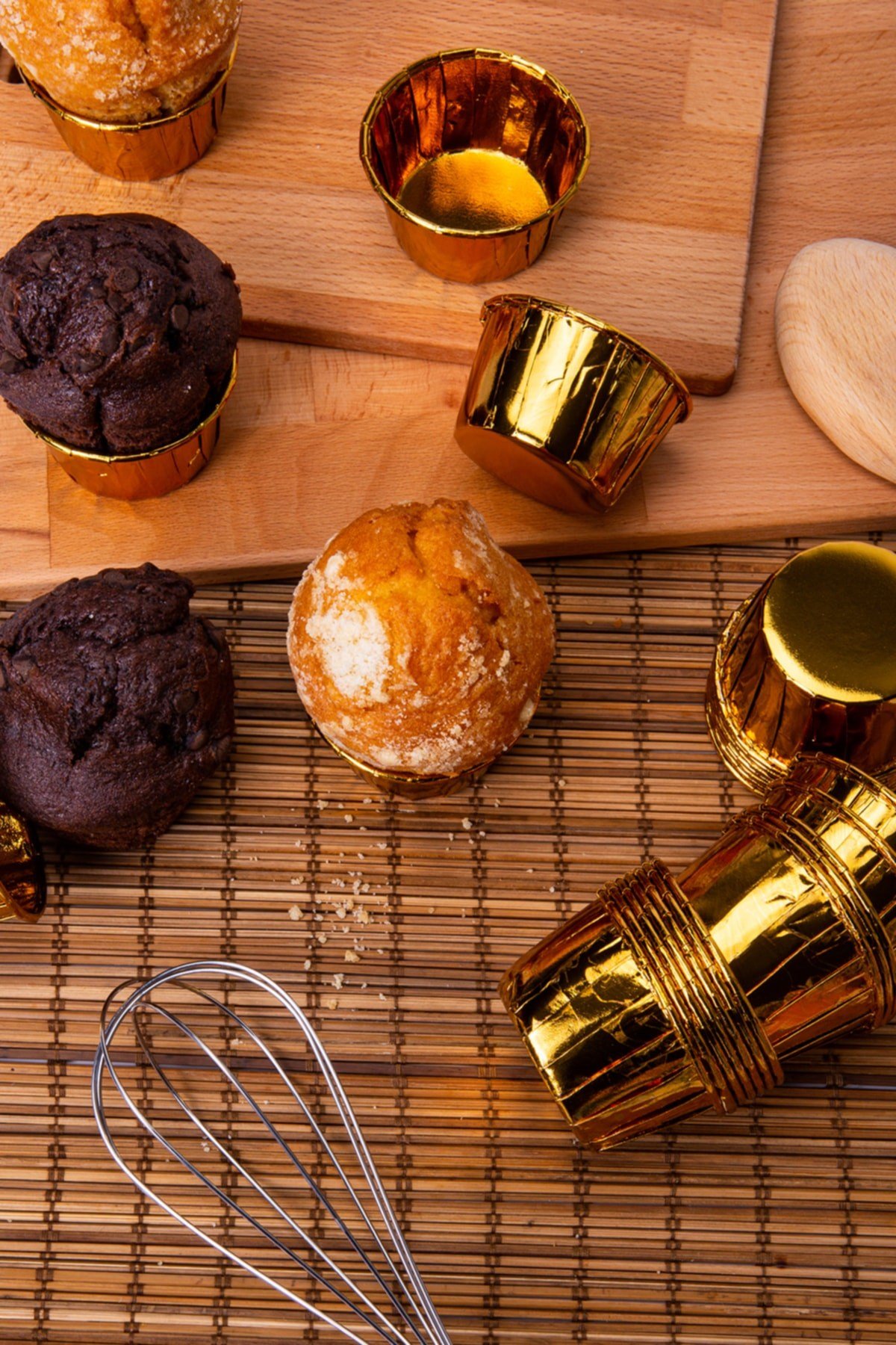 Gold Parlak Kaplama 25li Kek Kalıbı Fırında Dağılmayan 6.5x4 cm Altın Sarısı Muffin Cupcake Kapsülü