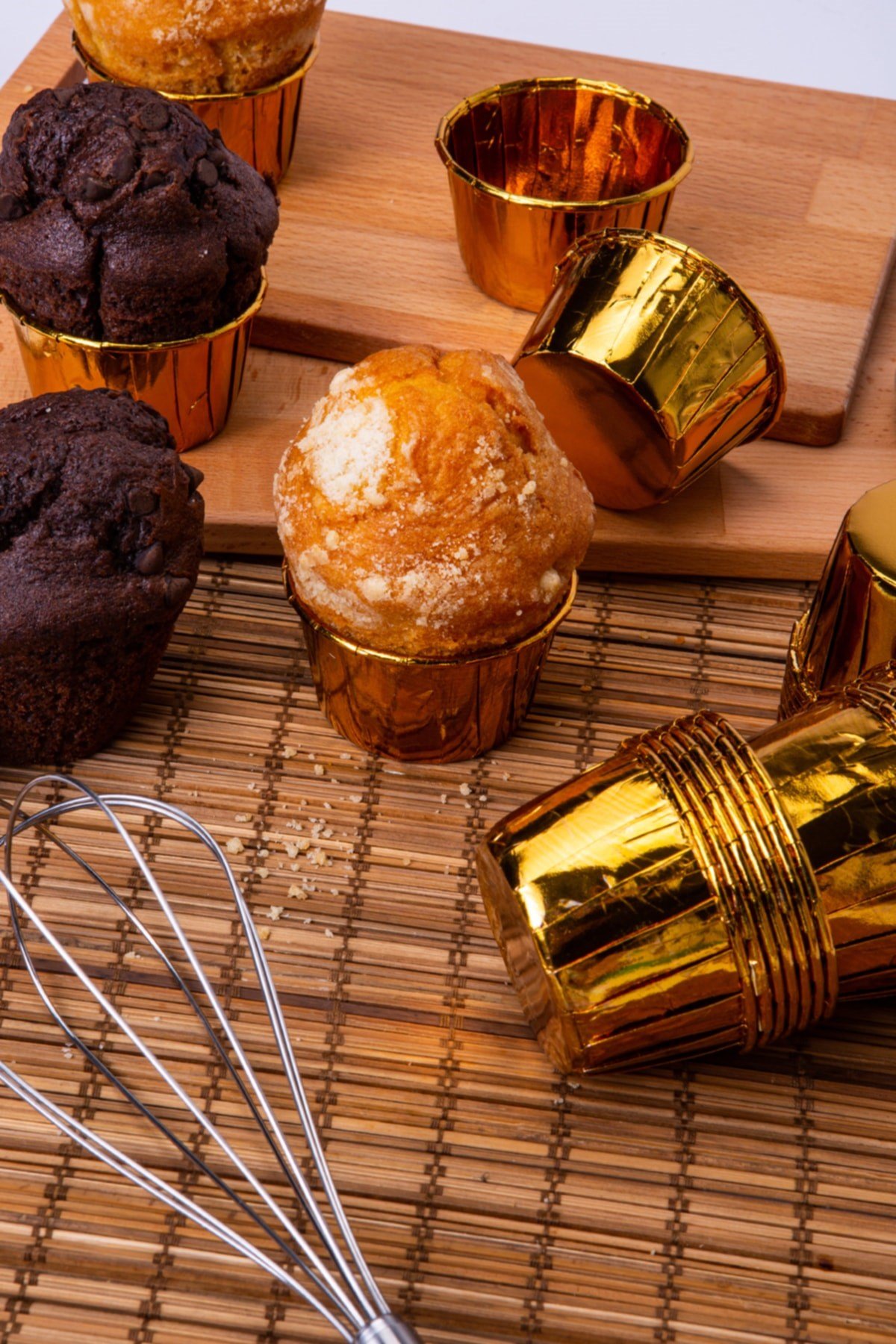 Gold Parlak Kaplama 25li Kek Kalıbı Fırında Dağılmayan 6.5x4 cm Altın Sarısı Muffin Cupcake Kapsülü