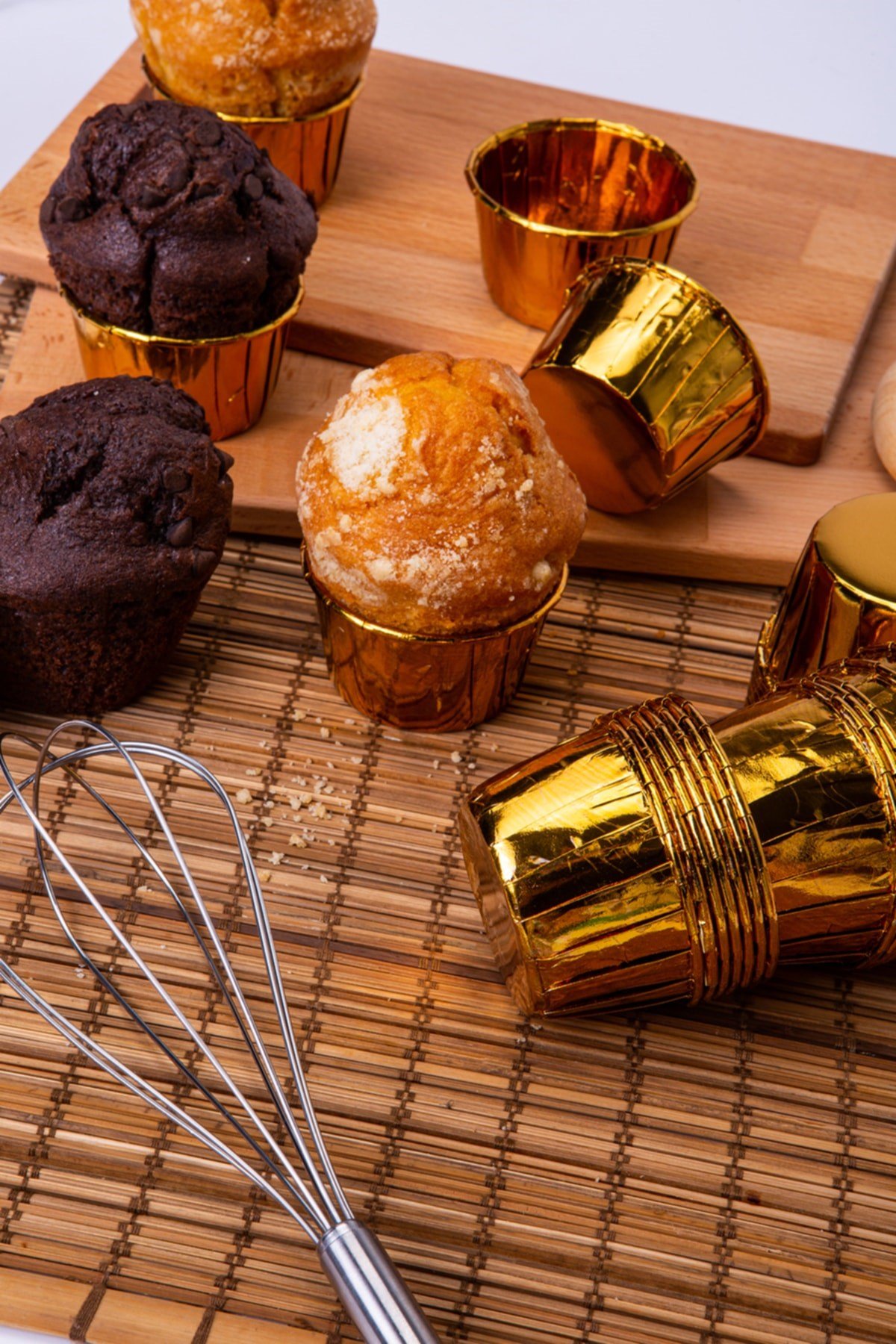 Gold Parlak Kaplama 25li Kek Kalıbı Fırında Dağılmayan 6.5x4 cm Altın Sarısı Muffin Cupcake Kapsülü