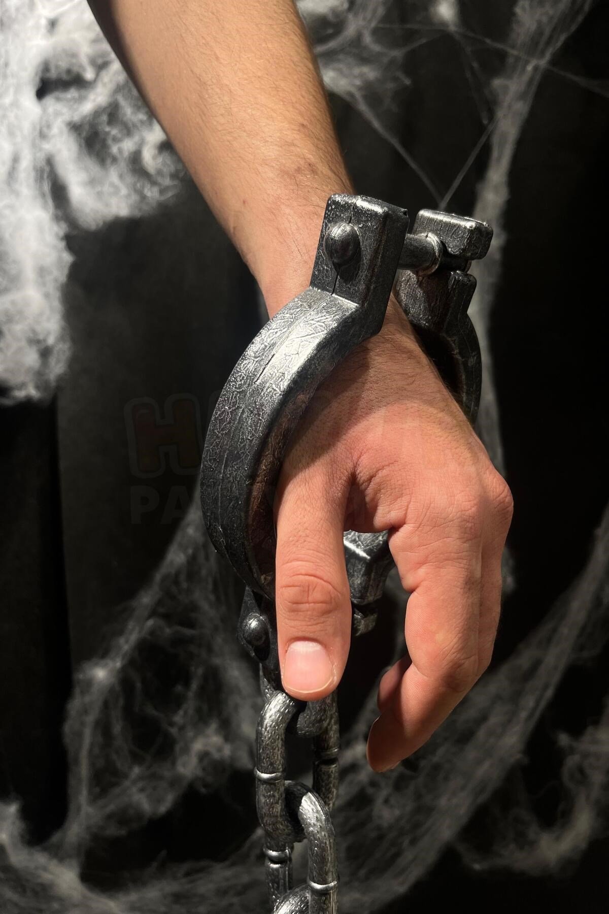 Halloween Gülle Kelepçe Cadılar Bayramı Partisi Pranga Dekoru Plastik 55 Cm Zincirli Eskitme Gümüş