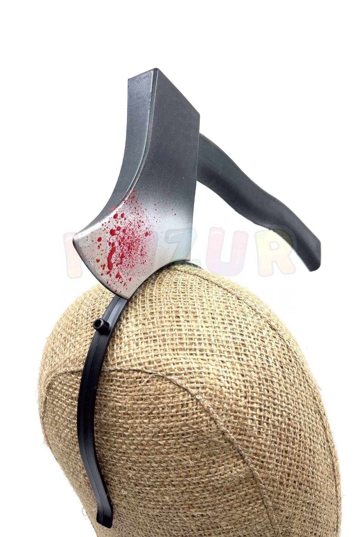 Kafaya Geçen Balta Taç Halloween Partisi Cadılar Bayramı Tacı Sıçramış Kan Ve Akan Kan Detaylı Şaka