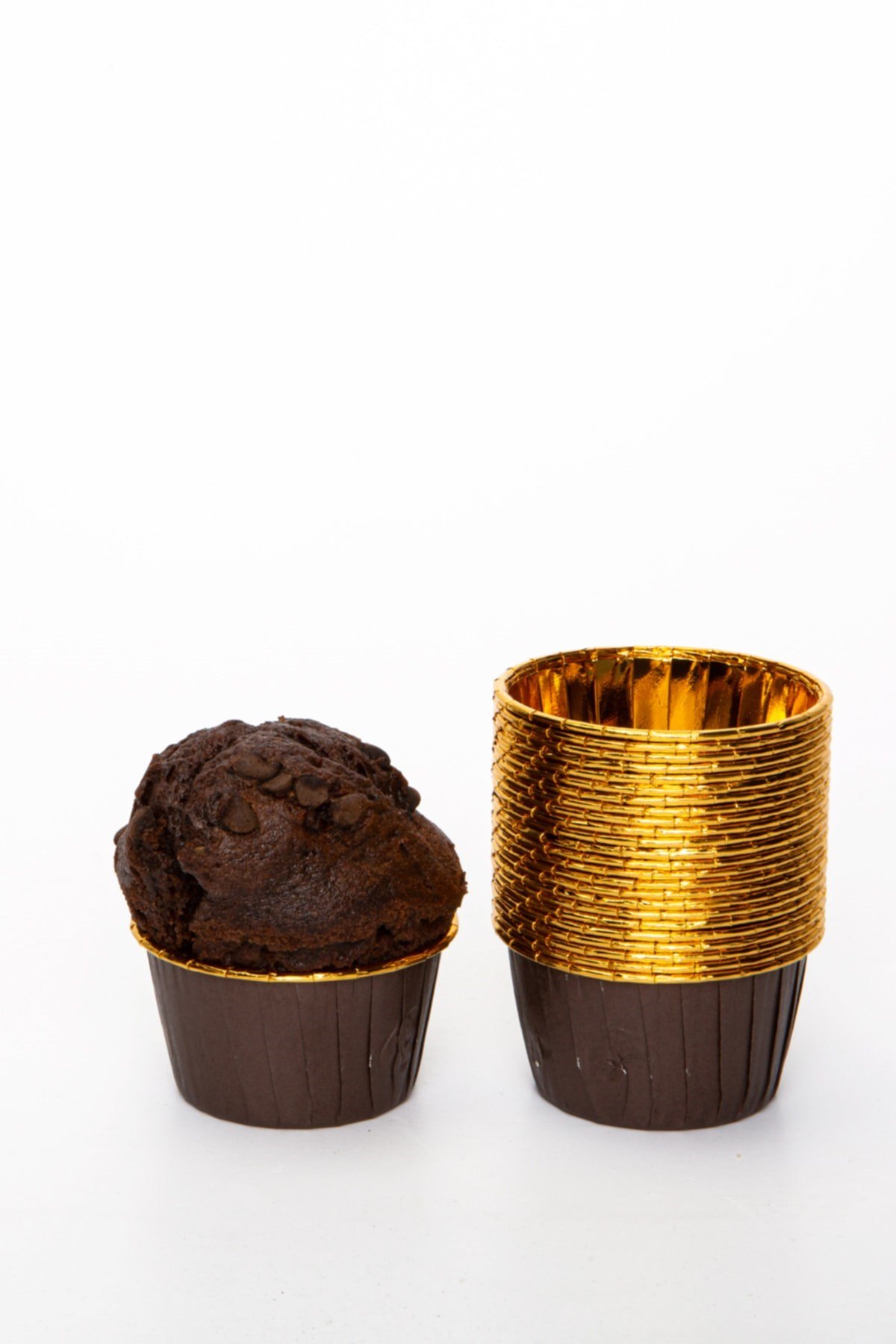 Kahverengi Parlak Karton 25li Kek Kalıbı Kenarı Gold Kaplama Fırında Dağılmayan 6.5x4 cm Muffin