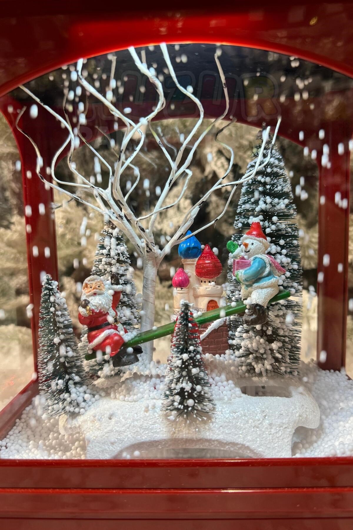 Kar Yağan Hareketli Işıklı Müzikli Fener 40x22 Cm Noel Babalı Kış Temalı Yılbaşı Yeni Yıl Dekor Süsü