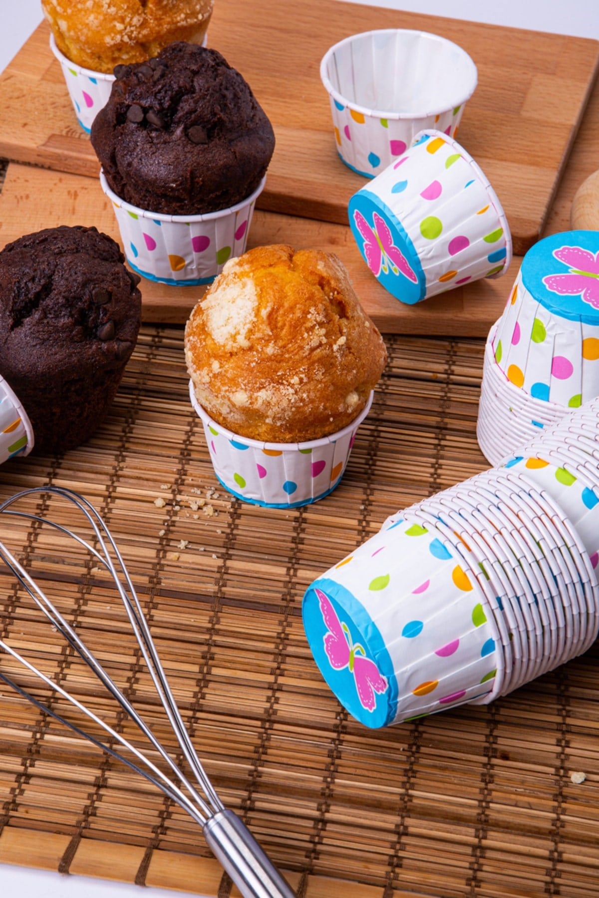 Kelebek Tabanlı Renkli Puantiye Detaylı 50li Fırında Dağılmayan 7x3.5 Cm Kek Kalıbı Muffin Cupcake
