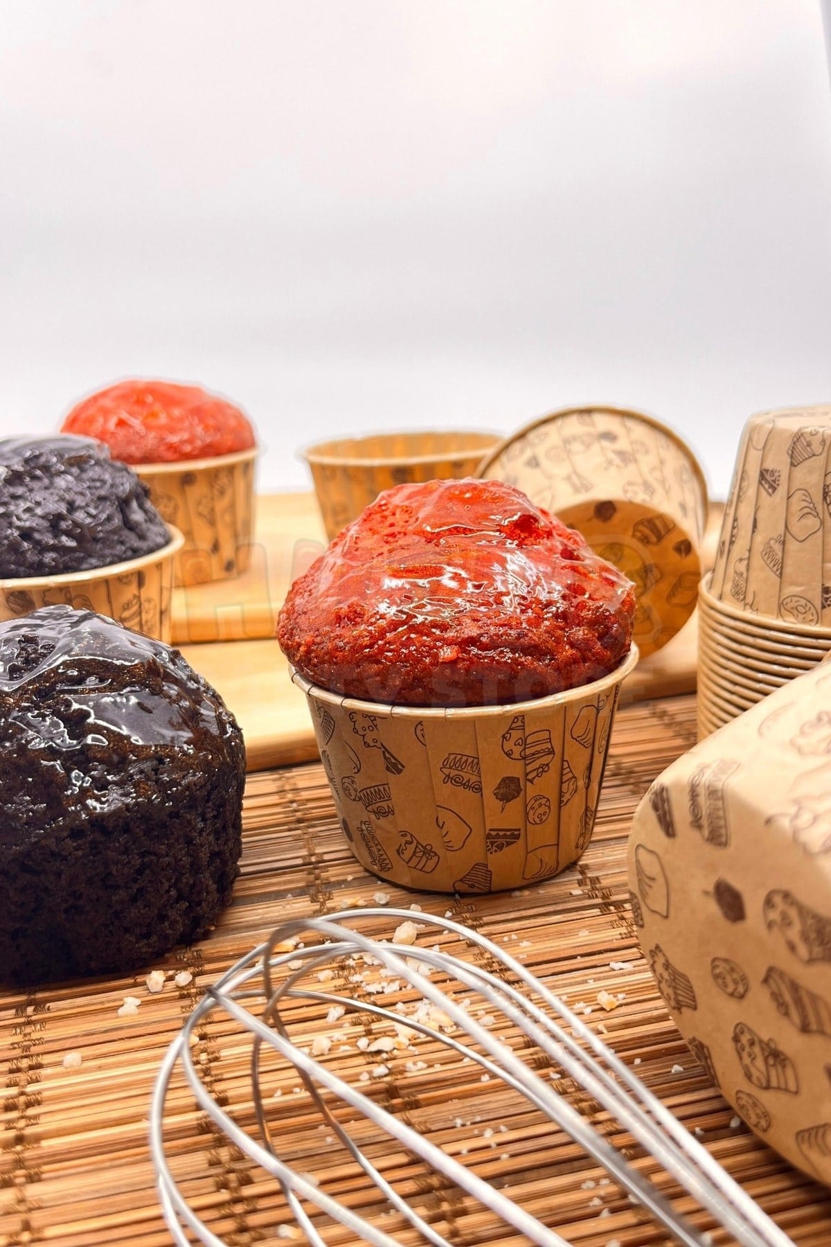 Kraft Renk Desenli 50li Kek Kalıbı Pasta Donut Baskılı Fırında Dağılmayan 6.5x4 Cm Muffin Cupcake