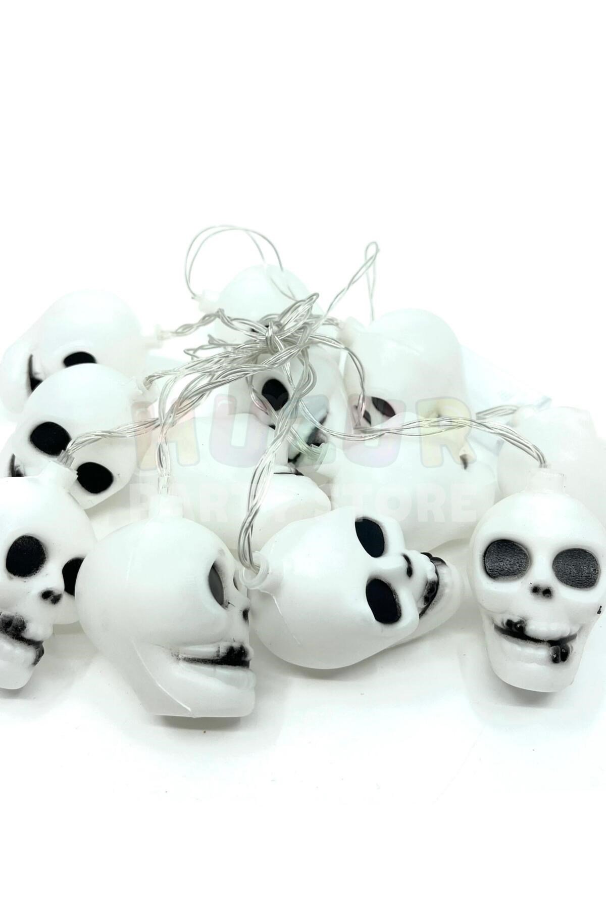 Kurukafa Led Işık Karışık Renkli 12 Kurukafalı 240 Cm Pilli Halloween Cadılar Bayramı Dekor Süsü
