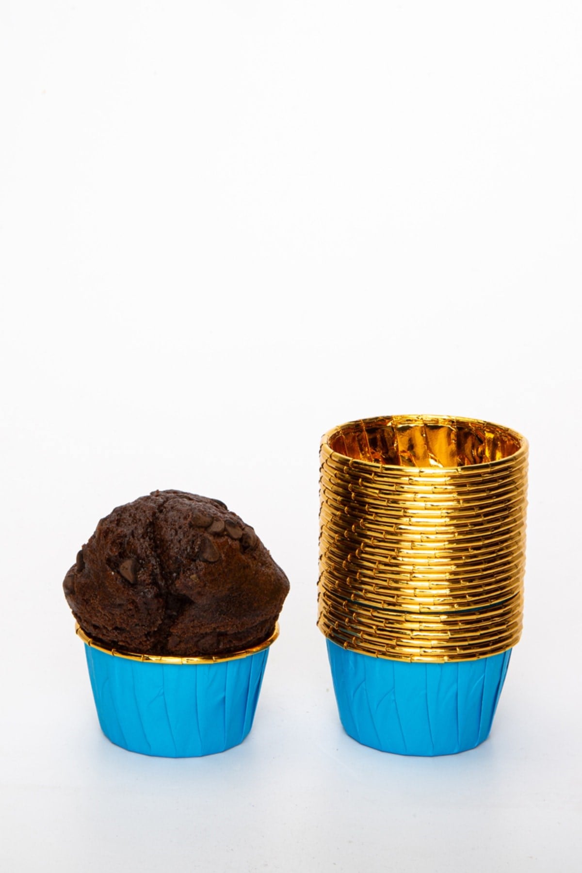 Mavi Parlak Karton 25li Kek Kalıbı Kenarı Gold Kaplama Fırında Dağılmayan 6.5x4 cm Muffin Cupcake