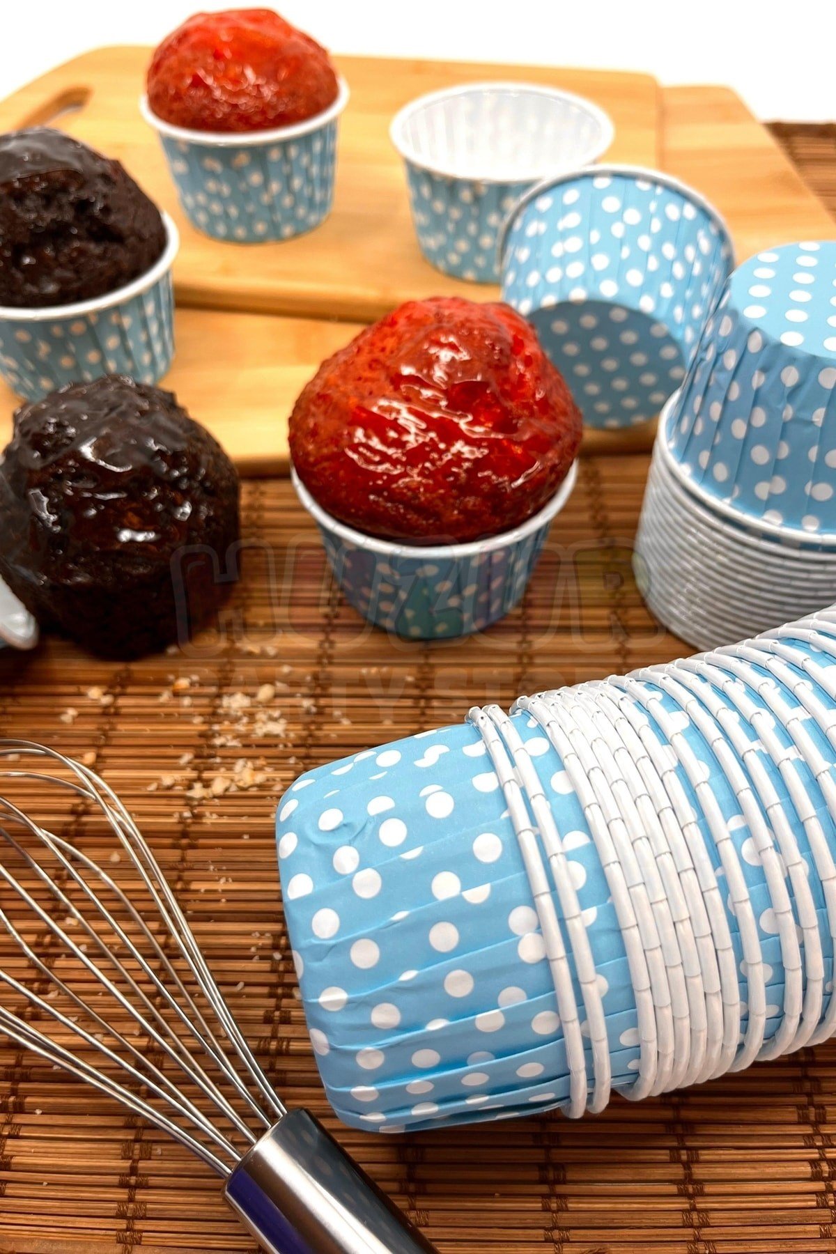 Mavi Puantiyeli 50li Kek Kalıbı Fırında Dağılmayan Puanlı 6.5x4 Cm Sert Karton Muffin Cupcake