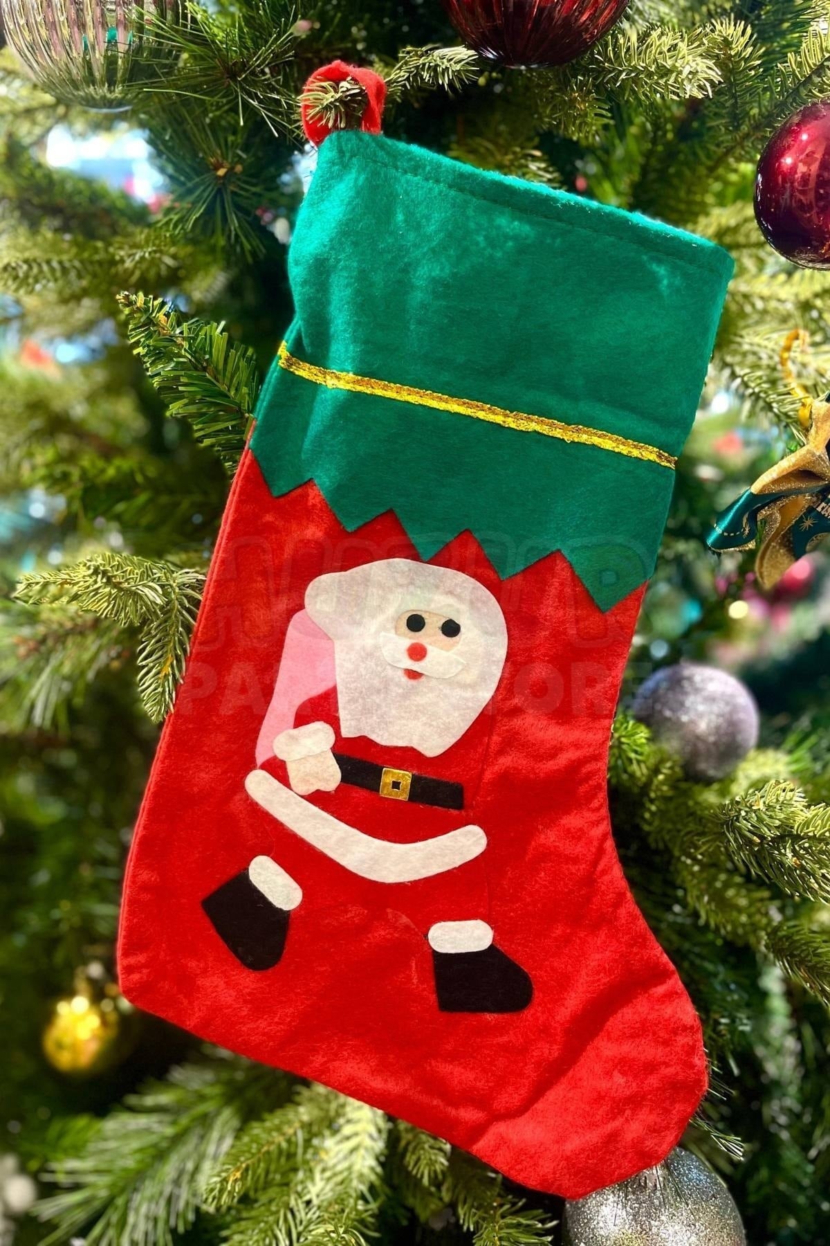 Noel Baba Yılbaşı Çorap 25x35 Cm Kırmızı Yeşil Renkli Yeni Yıl Çam Ağacı Asmalık Asılan Dekor Süs