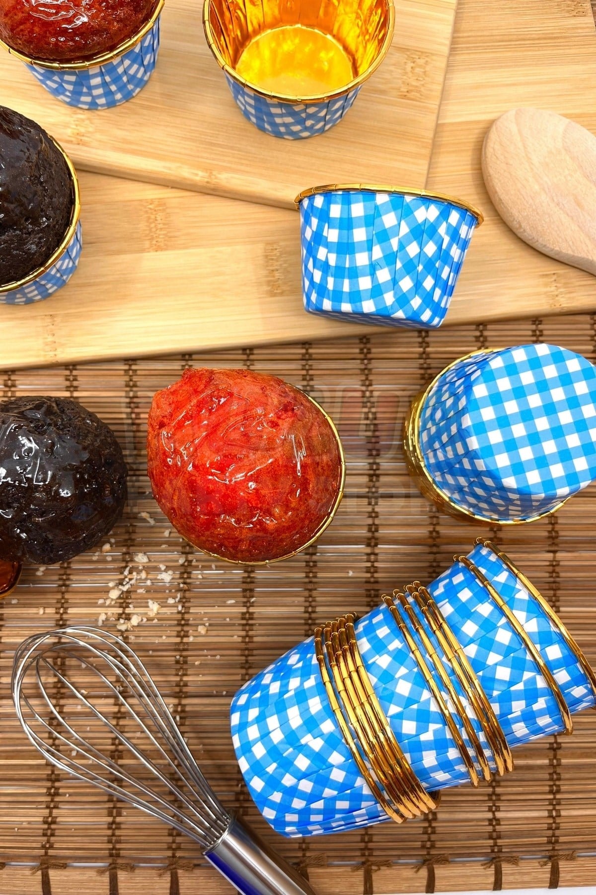 Pötikare Mavi Kek Kalıbı Parlak Karton 25li Kenarı Içi Gold Kaplama Fırında Dağılmayan 6.5x4 Cm