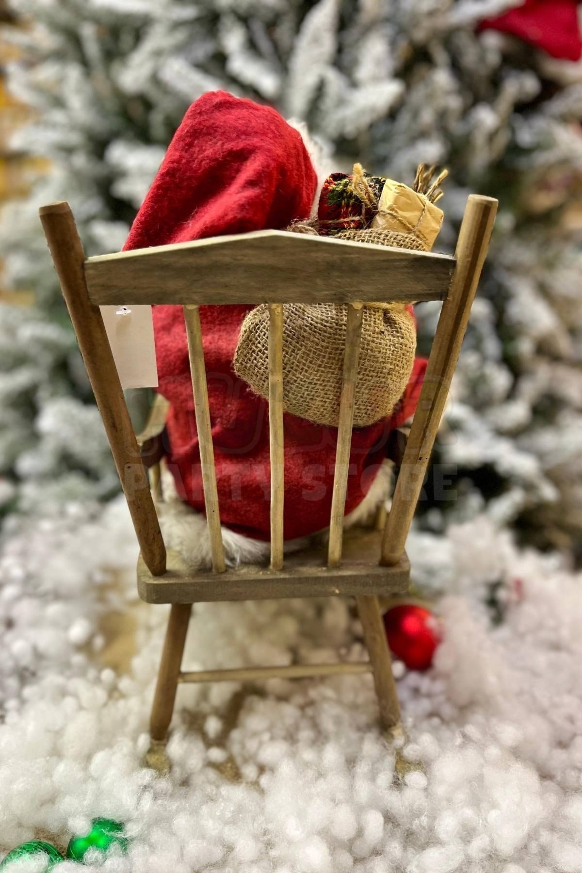 Sallanan Sandalyeli Noel Baba 45x32 Cm Kırmızı Kürklü Gaz Lambası Detaylı Yeni Yıl Yılbaşı Dekoru