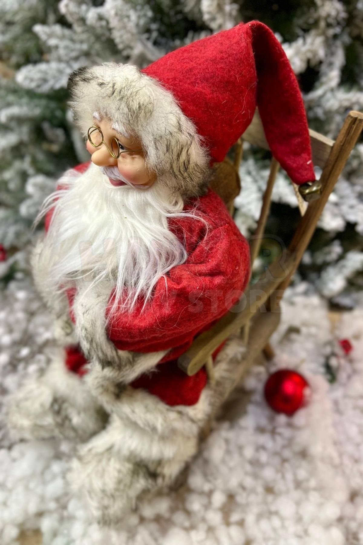 Sallanan Sandalyeli Noel Baba 45x32 Cm Kırmızı Kürklü Gaz Lambası Detaylı Yeni Yıl Yılbaşı Dekoru