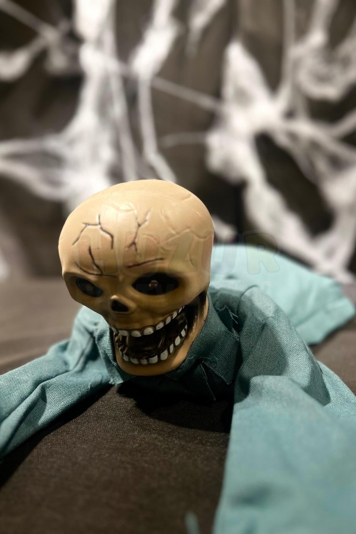 Sürünen Ağlayan Bebek Sesli Kıyafetli İskelet Zombi 85 Cm Işıklı Halloween Cadılar Bayramı Dekoru