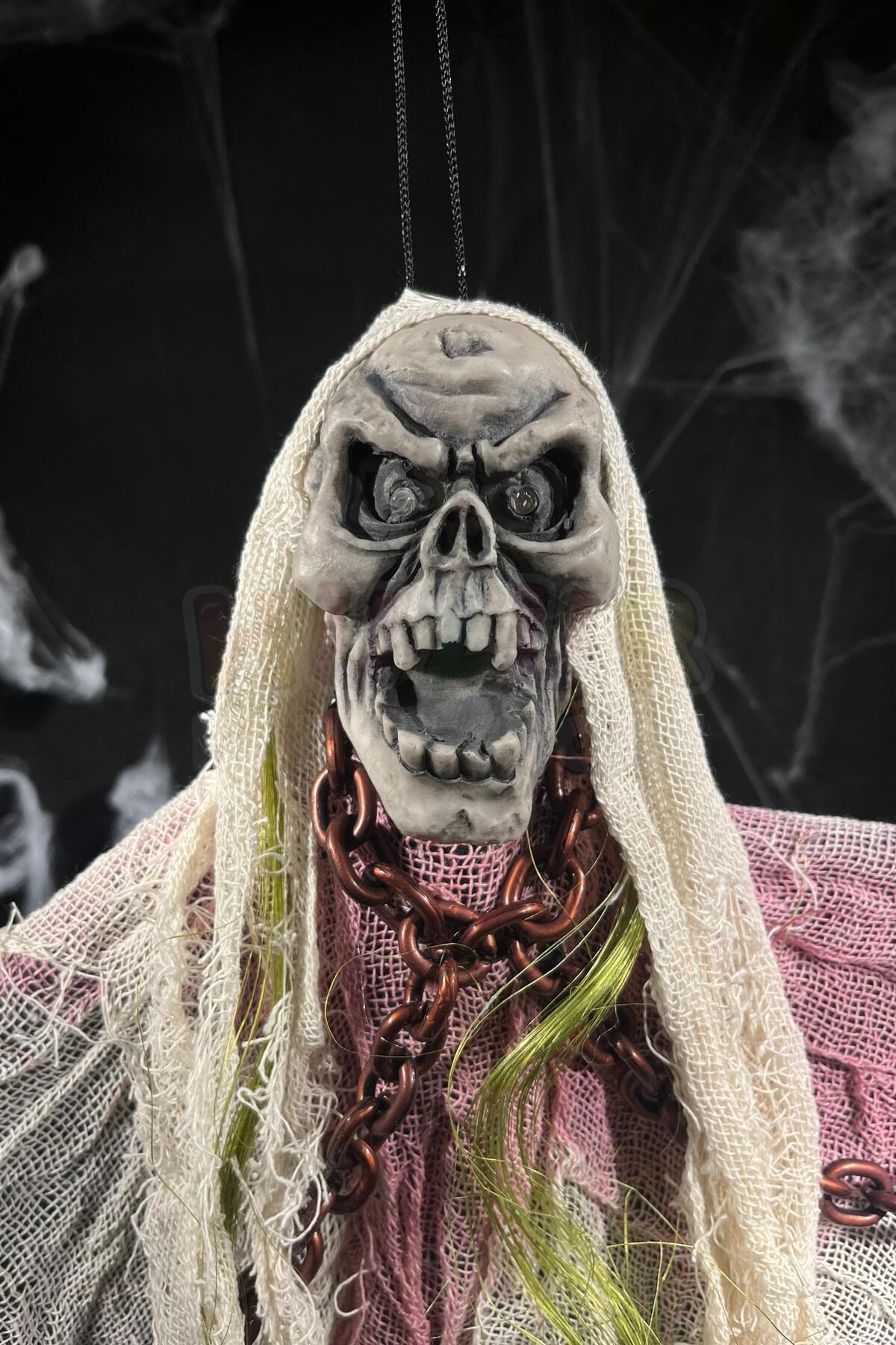 Zincir Detaylı Kanlı Cadı 110 Cm Pilli Sese Duyarlı Işıklı Halloween Cadılar Bayramı Parti Dekoru