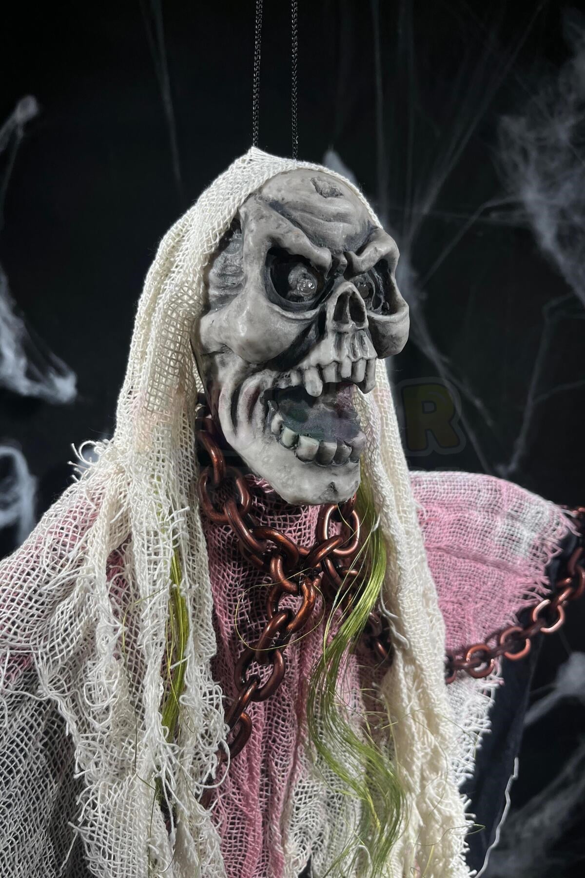 Zincir Detaylı Kanlı Cadı 110 Cm Pilli Sese Duyarlı Işıklı Halloween Cadılar Bayramı Parti Dekoru