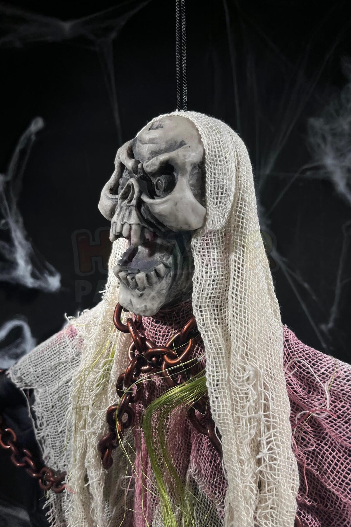 Zincir Detaylı Kanlı Cadı 110 Cm Pilli Sese Duyarlı Işıklı Halloween Cadılar Bayramı Parti Dekoru