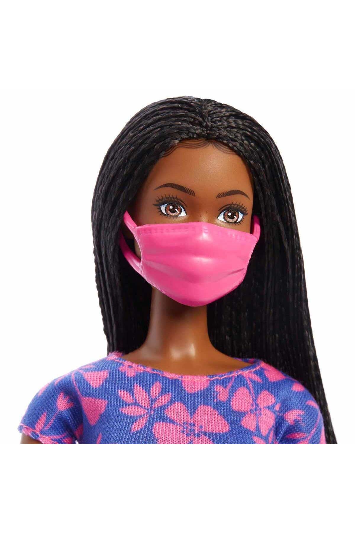 Barbie Brooklyn Seyahatte Bebeği ve Aksesuarları HGX55