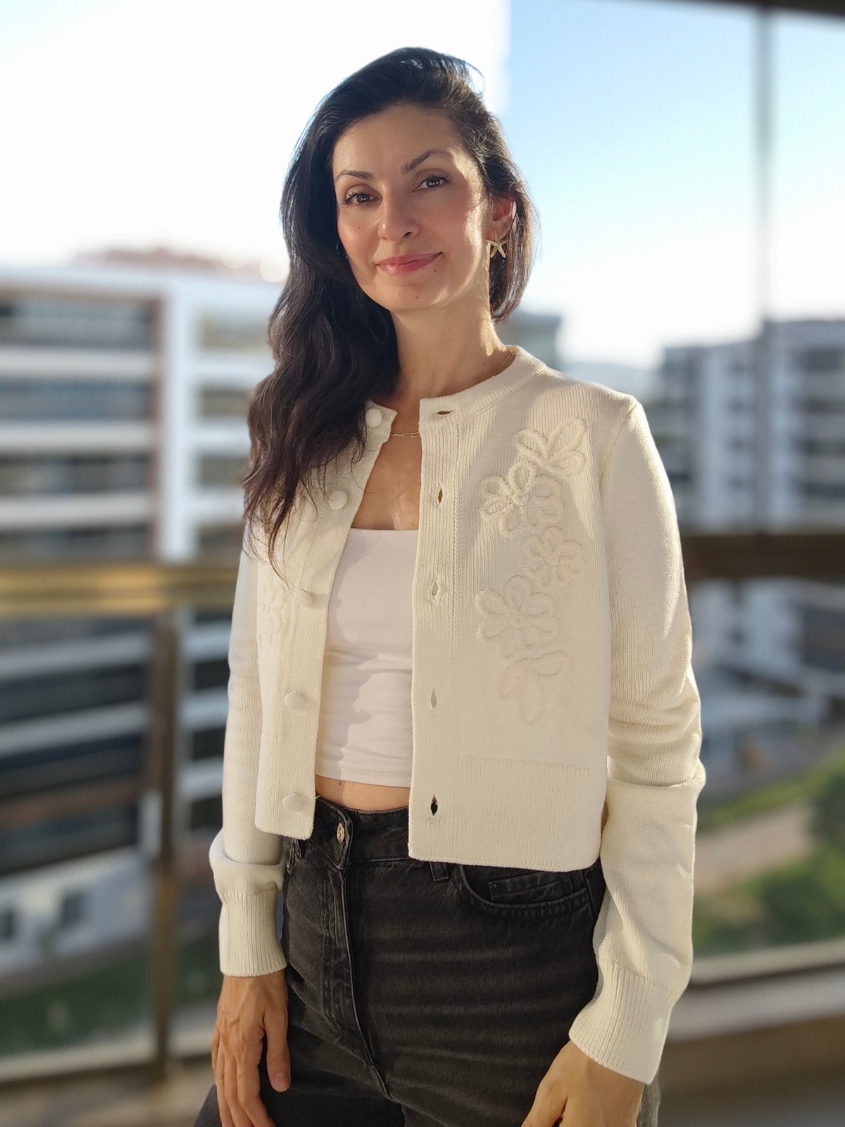 İsleme Detaylı Hırka Ekru