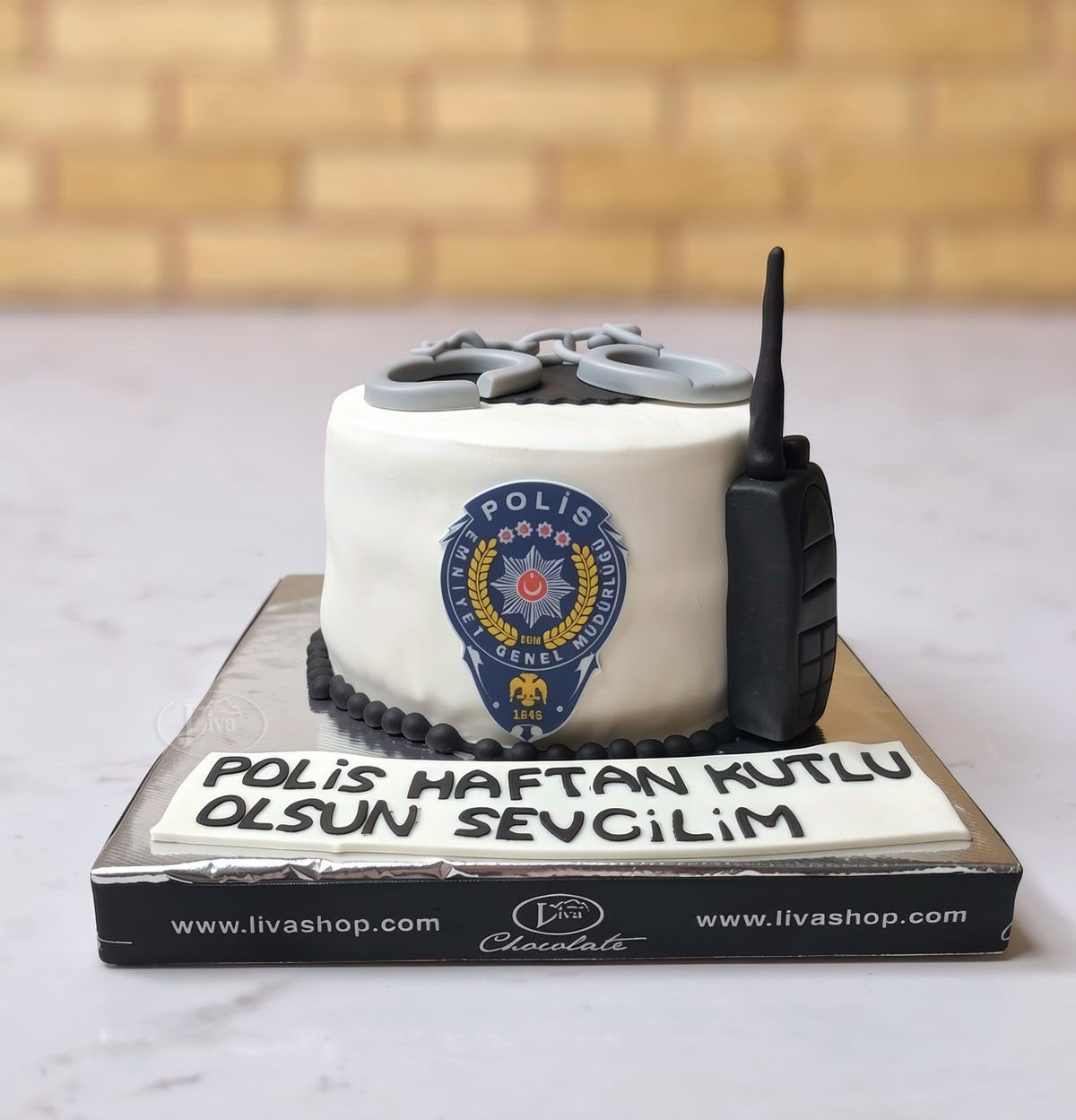 Adalet ve Cesaret Özel Pasta