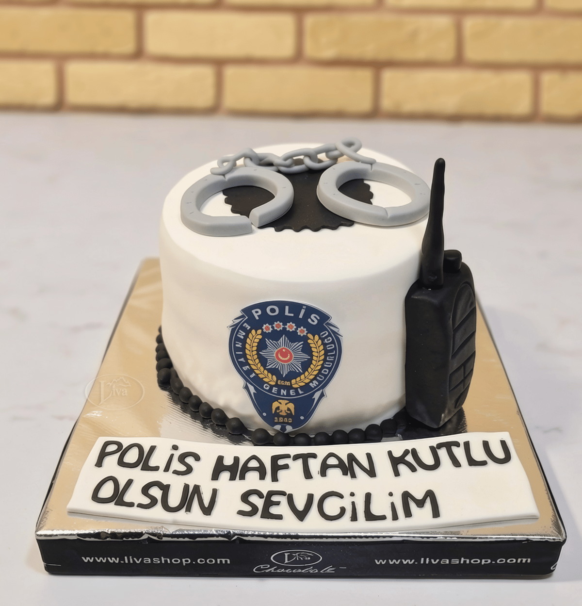 Adalet ve Cesaret Özel Pasta