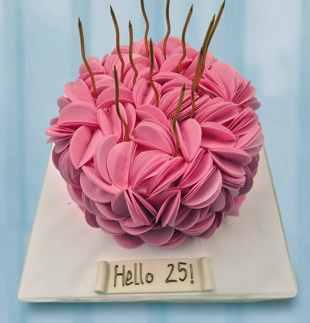 Altın Mumlu Pembe Buket Özel Pasta
