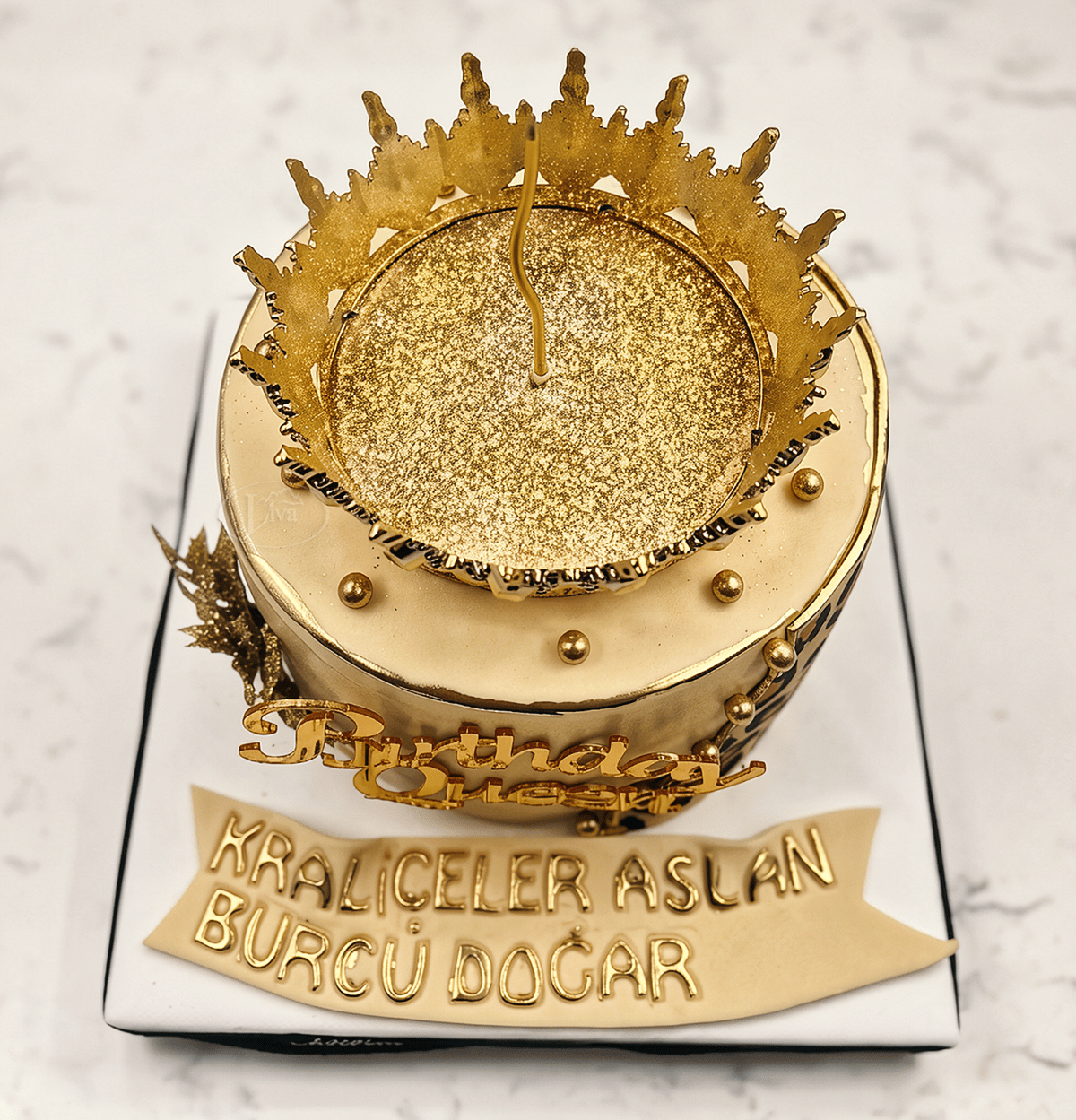 Altın Taçlı Leopar Özel Pasta