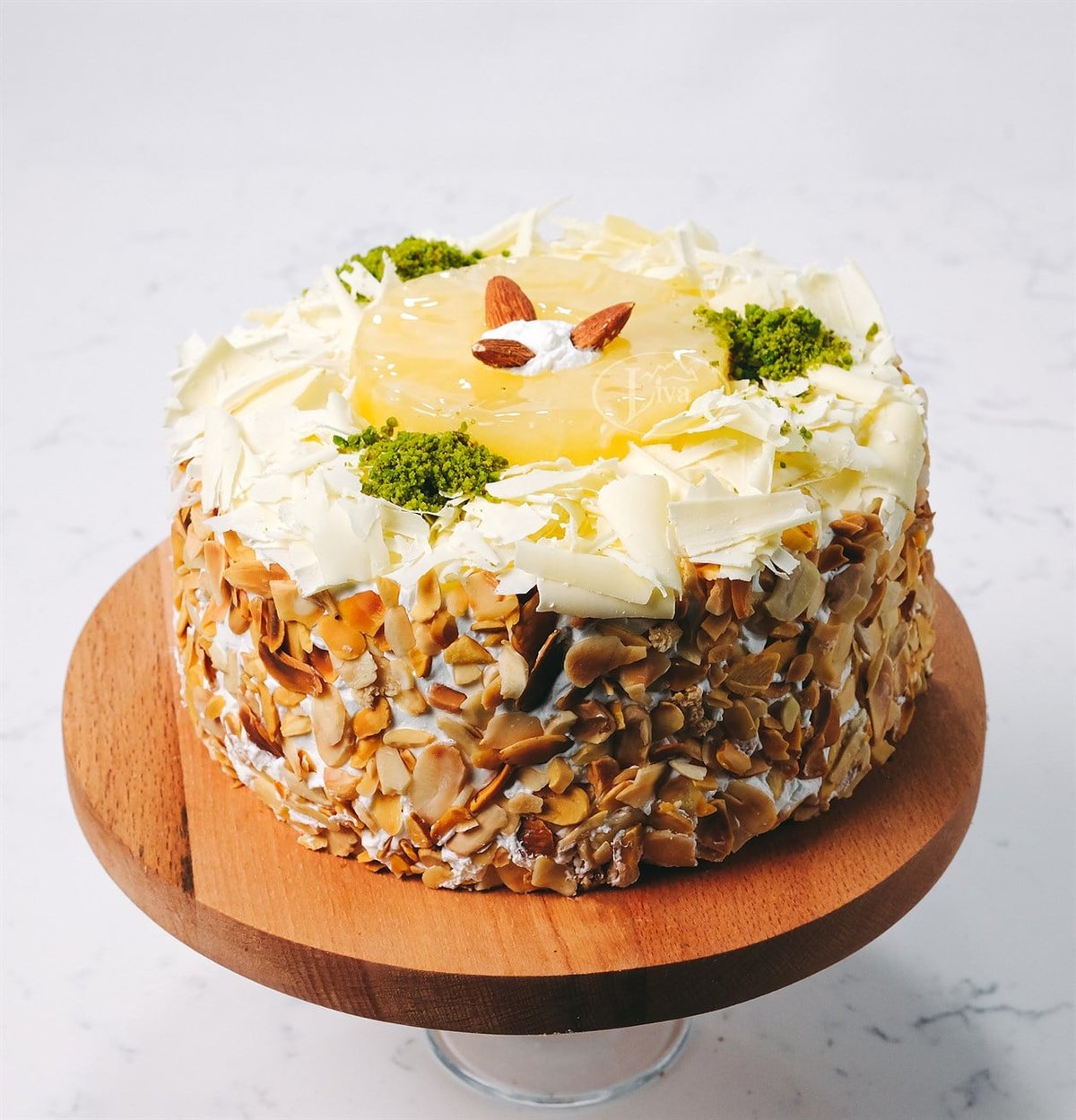 Ananaslı Bademli Pasta